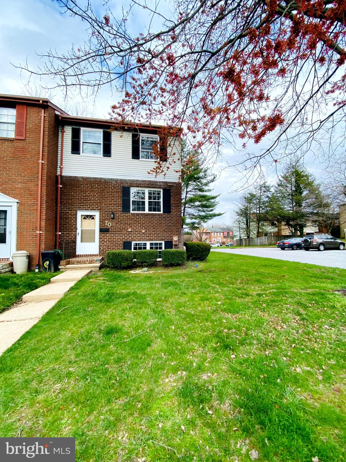 QUEEN ANNE VILLAGE - Residential Lease