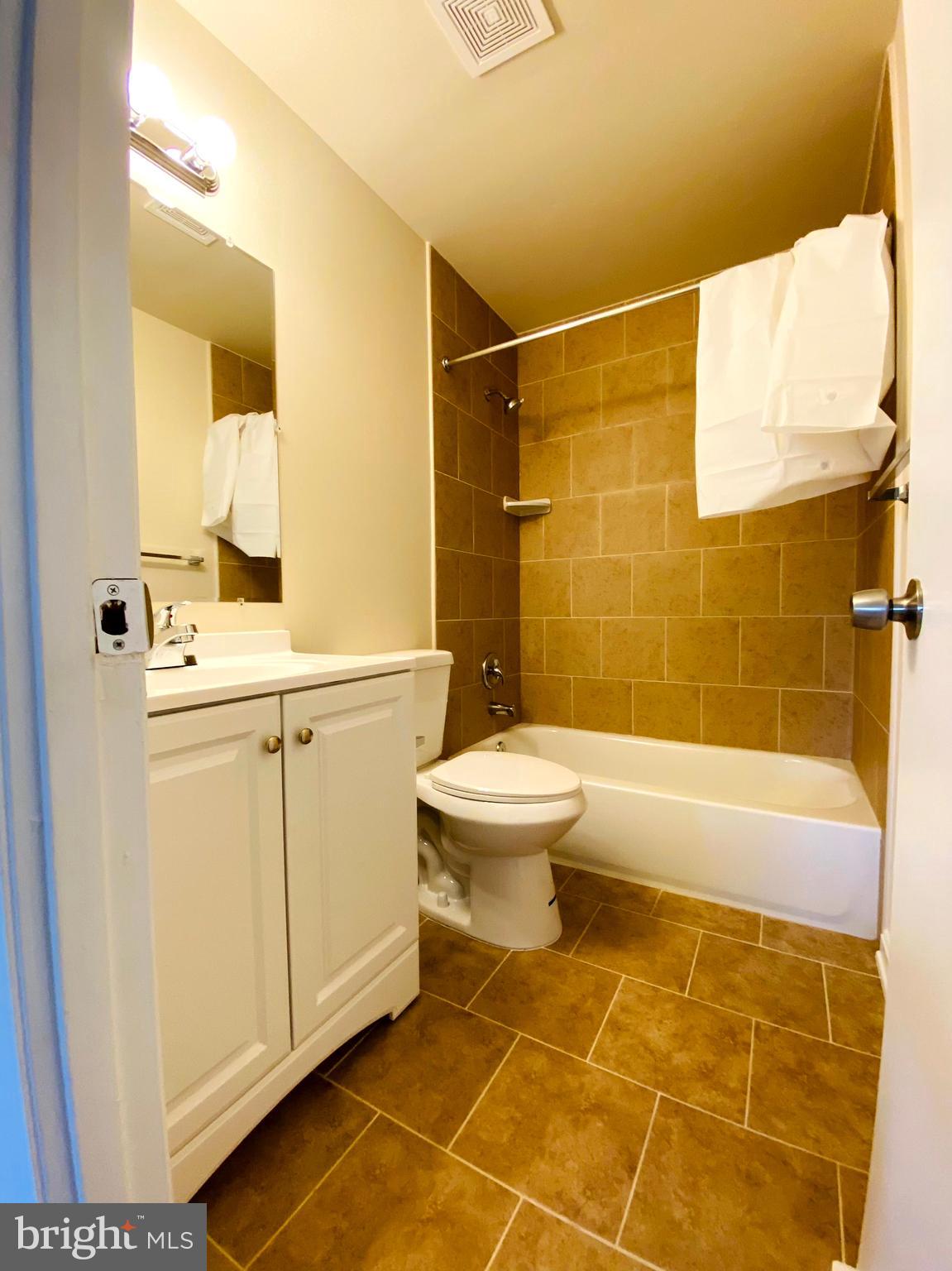 QUEEN ANNE VILLAGE - Residential Lease