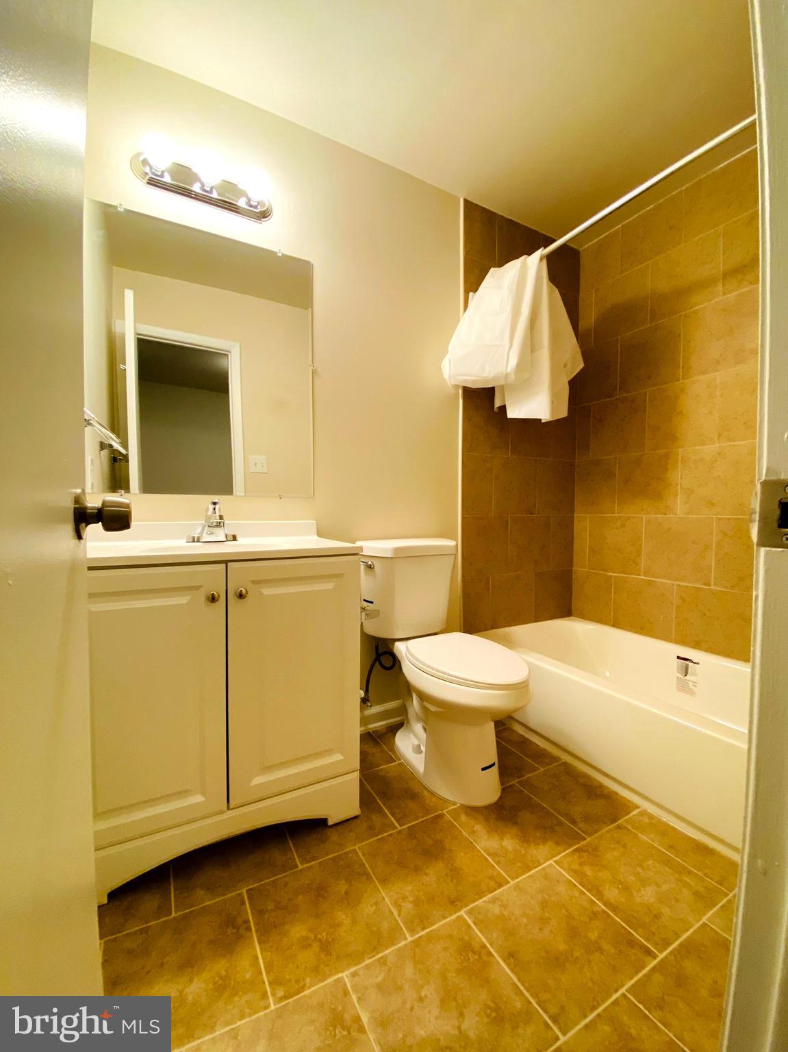 QUEEN ANNE VILLAGE - Residential Lease