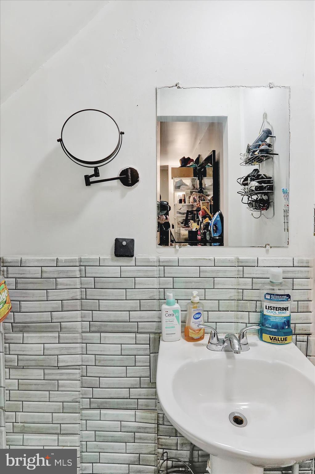 MOHNTON LAWN - Residential