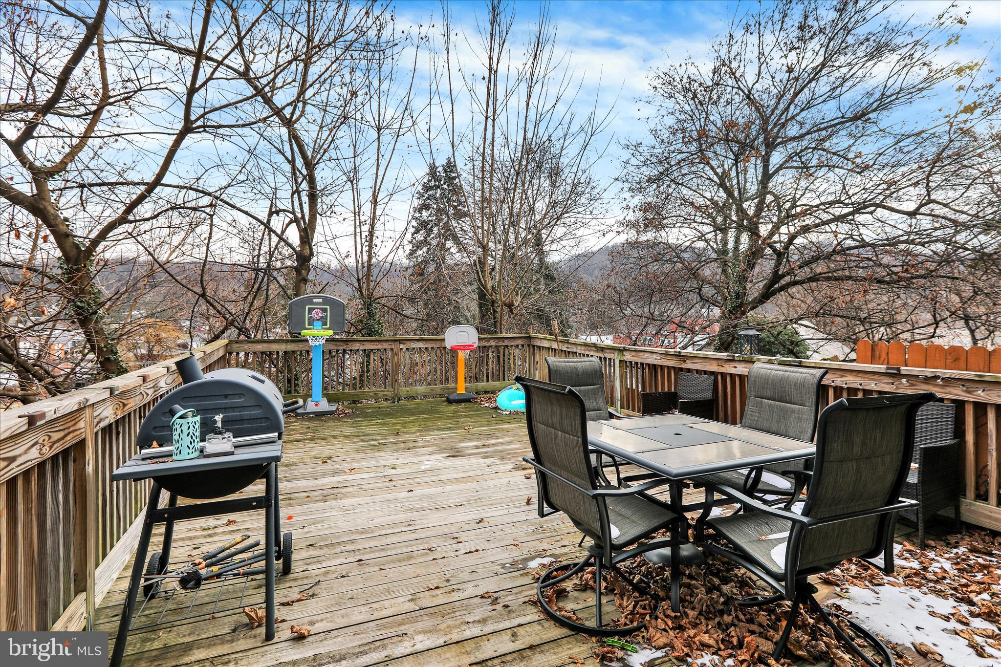 MOHNTON LAWN - Residential