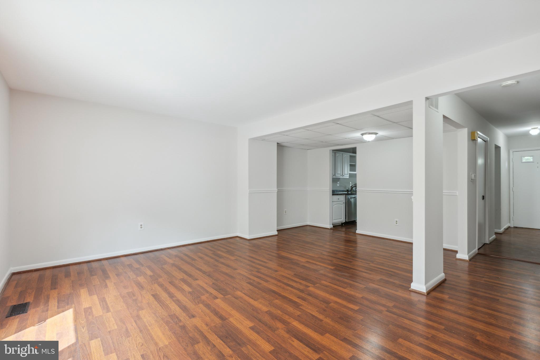 HAWTHORNE SQUARE - Residential