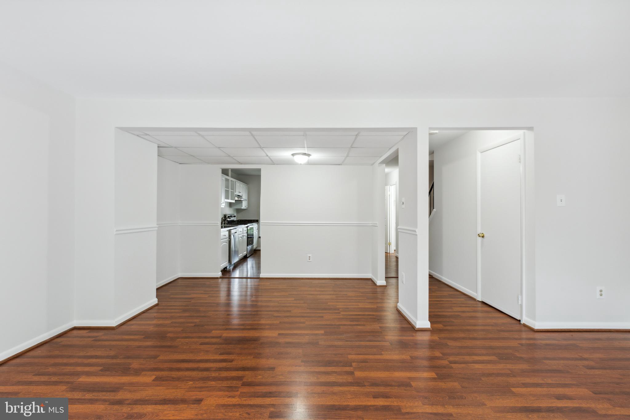 HAWTHORNE SQUARE - Residential