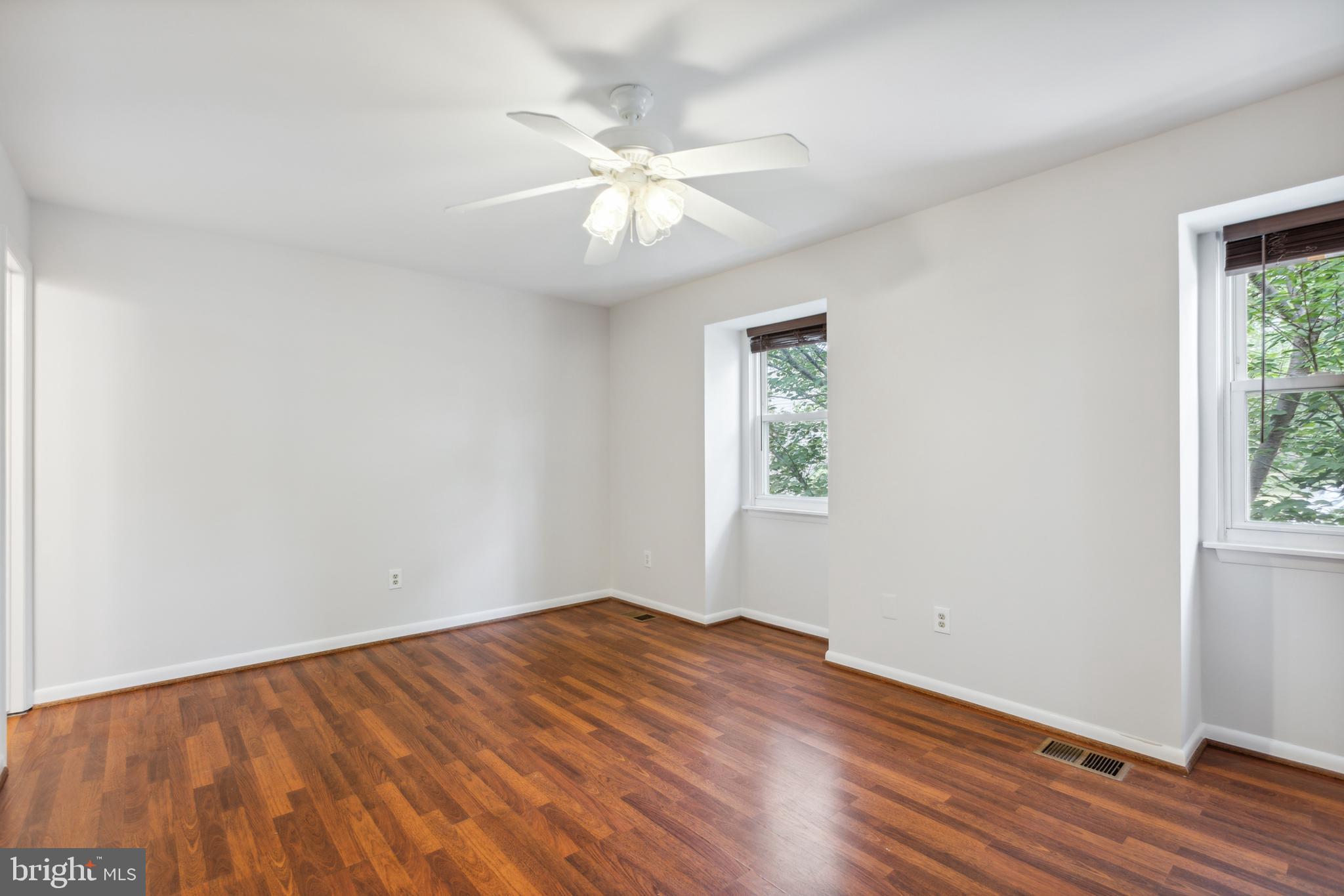 HAWTHORNE SQUARE - Residential