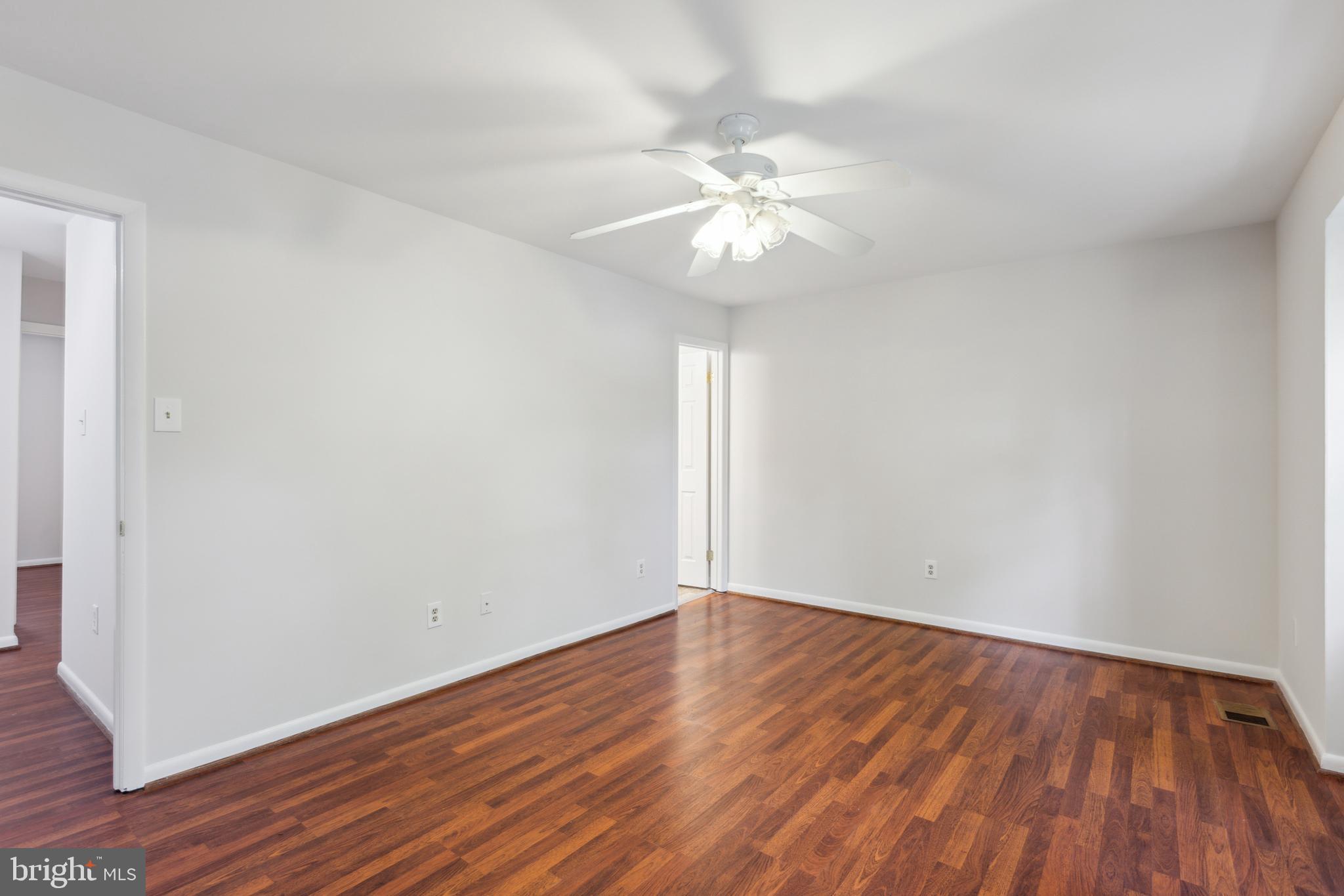 HAWTHORNE SQUARE - Residential