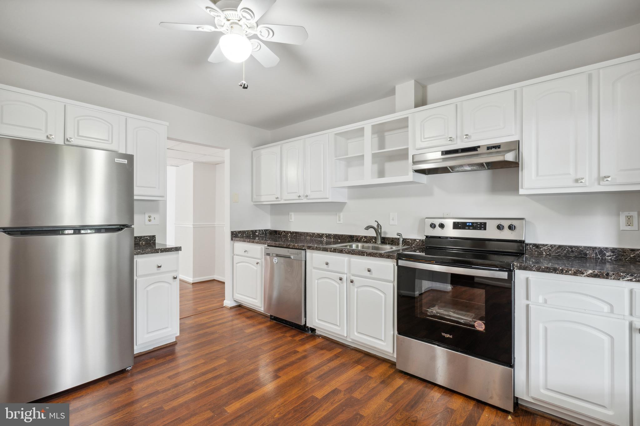 HAWTHORNE SQUARE - Residential