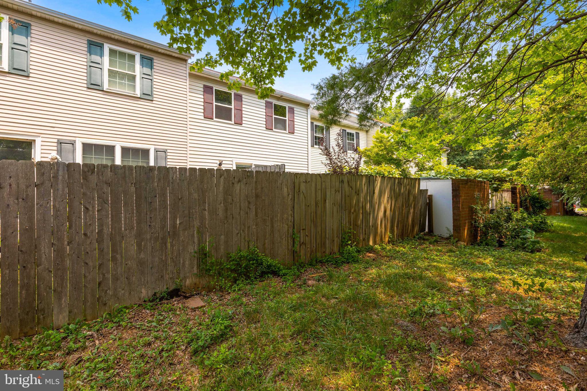 HAWTHORNE SQUARE - Residential