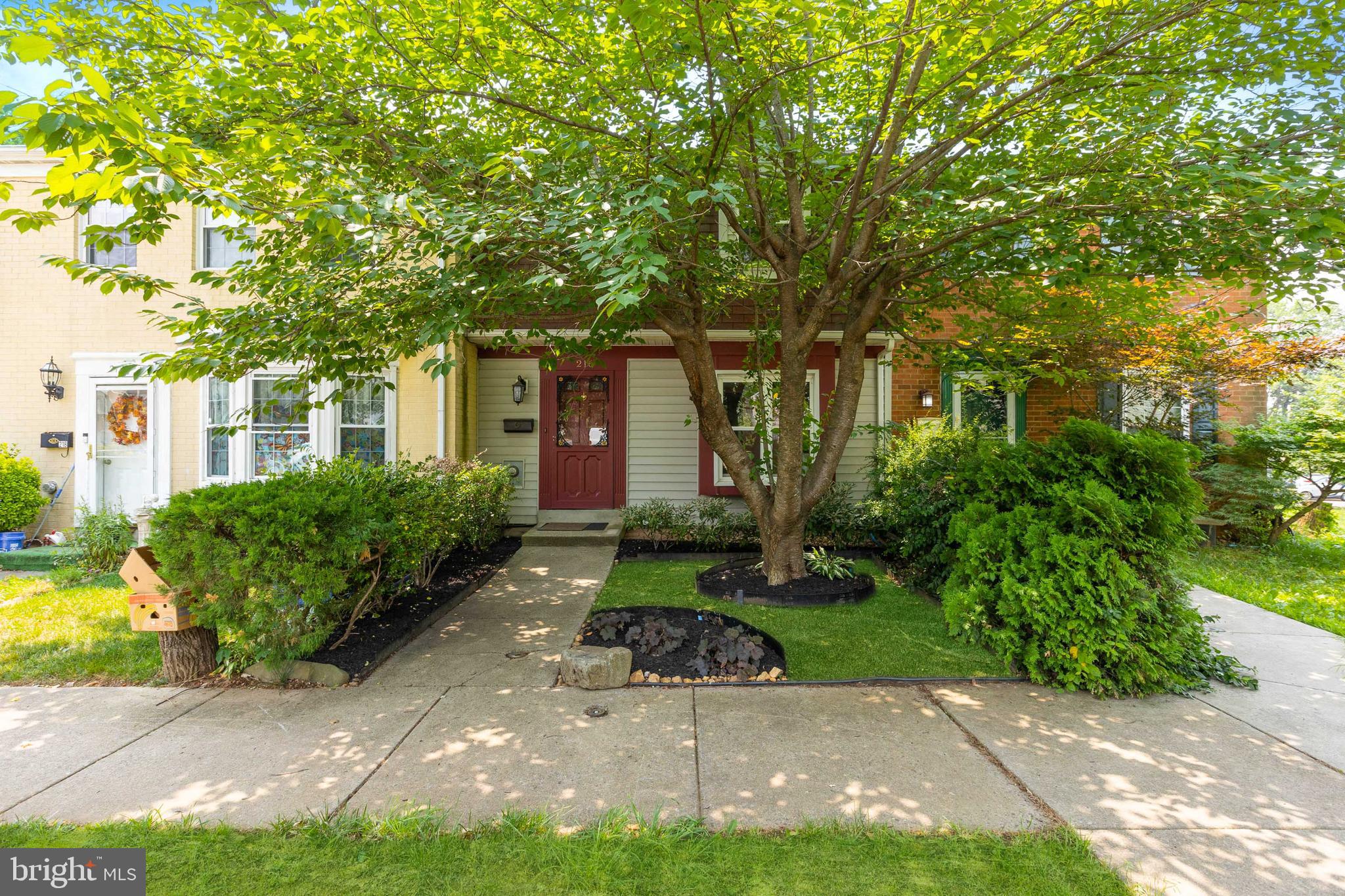 HAWTHORNE SQUARE - Residential