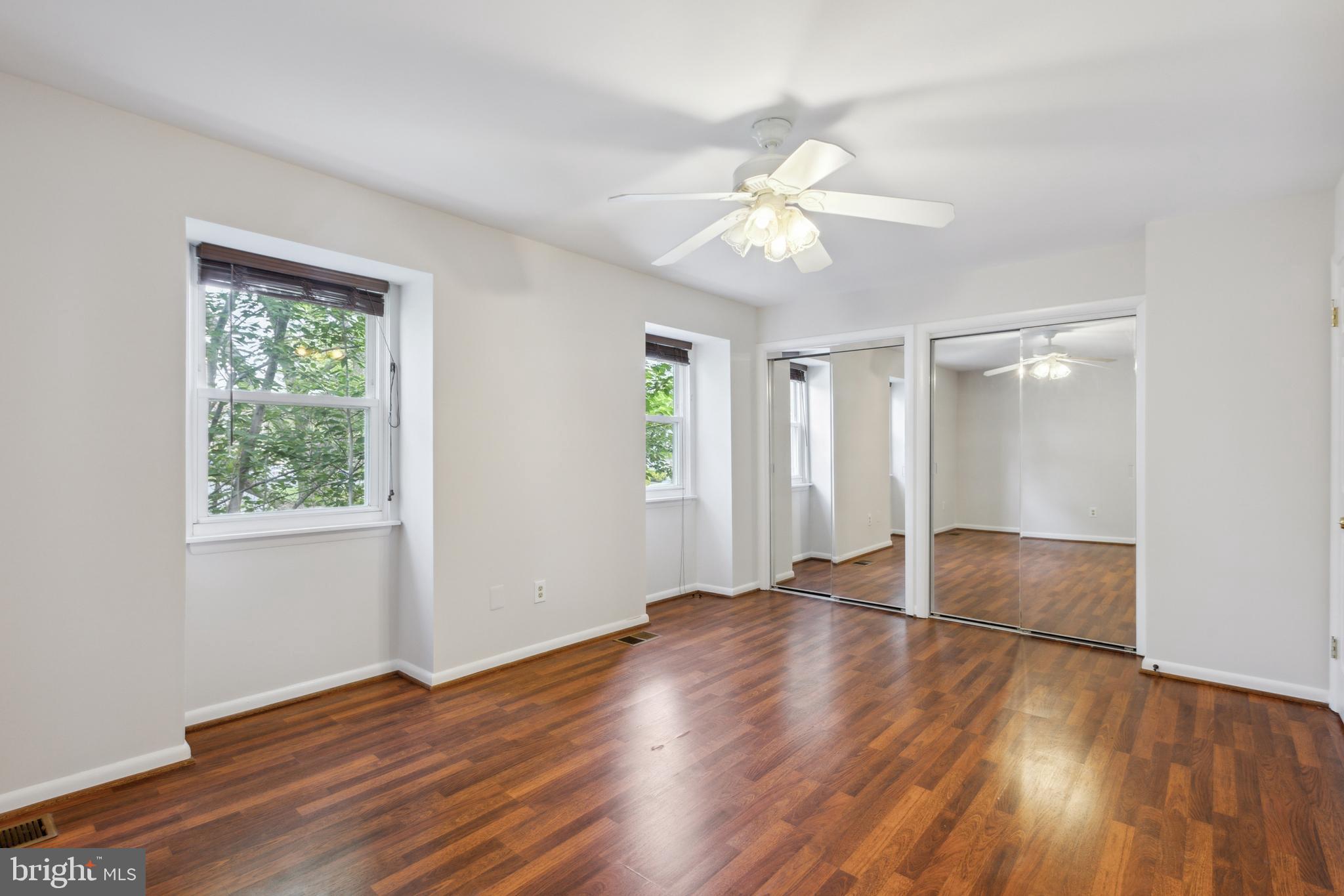 HAWTHORNE SQUARE - Residential