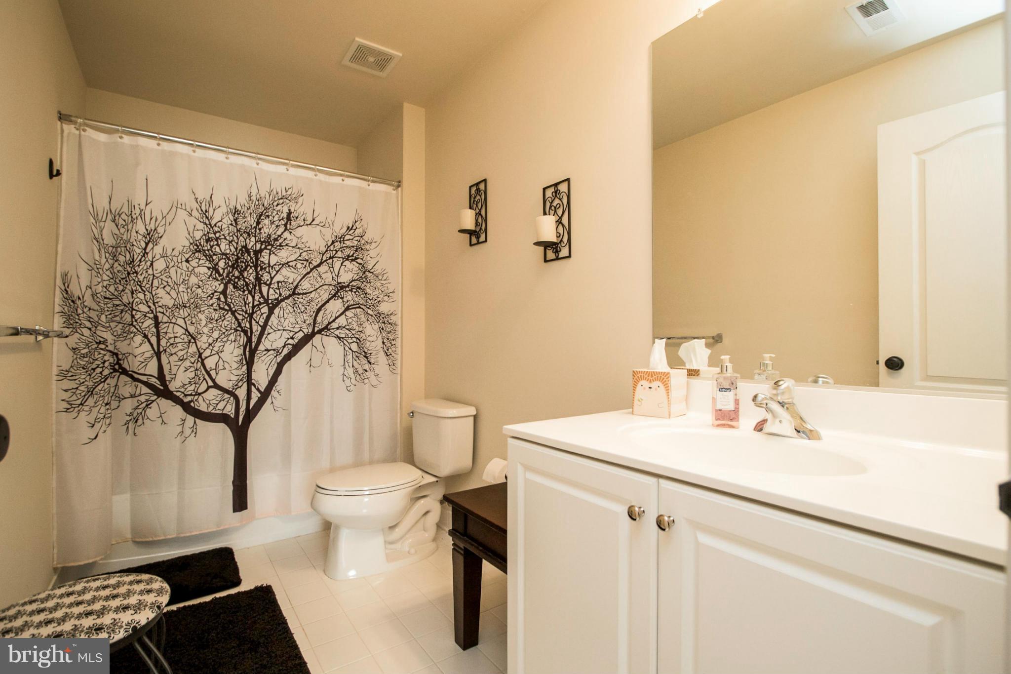 DOMINION VALLEY COUNTRY CLUB - Residential Lease