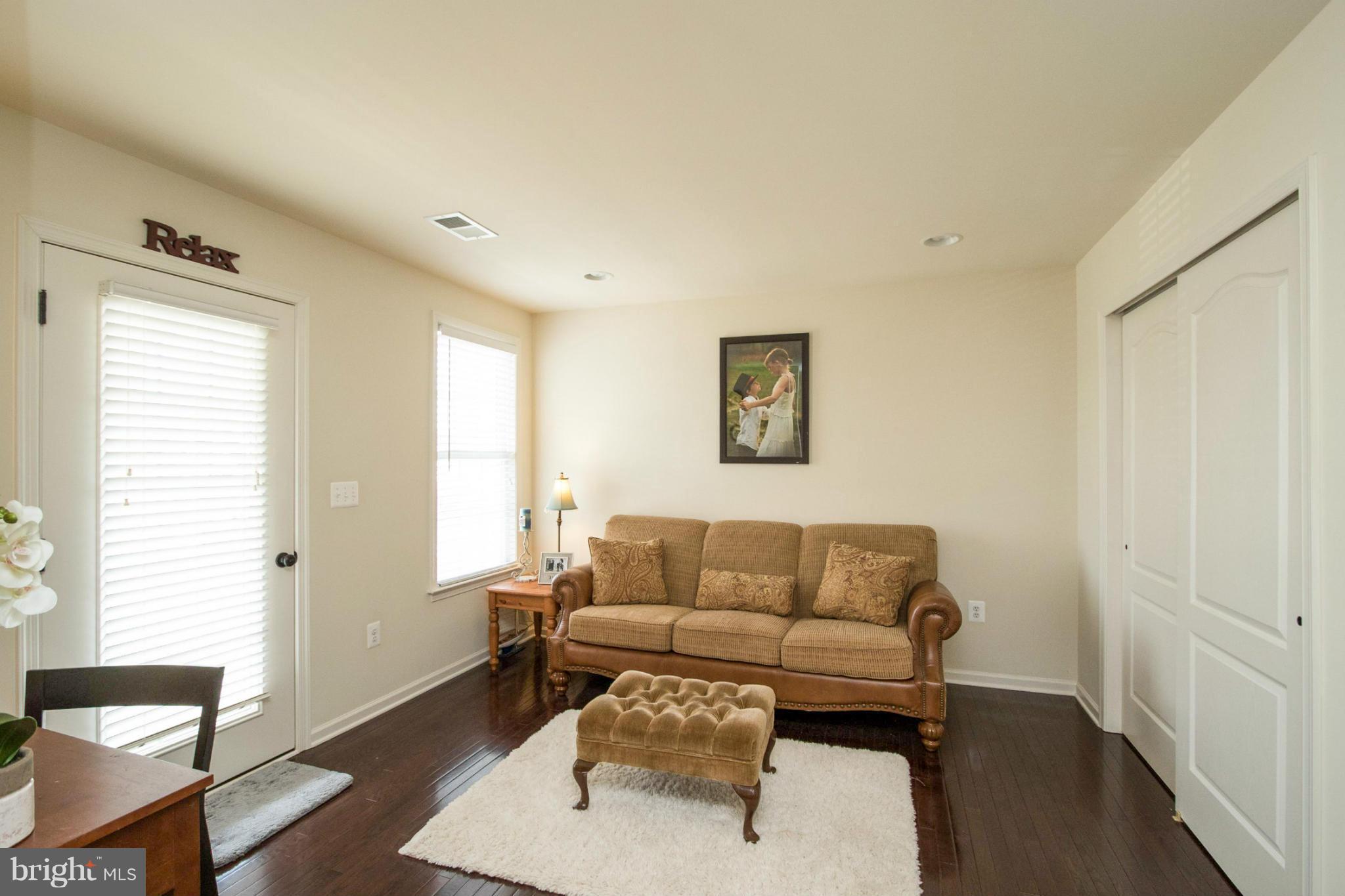 DOMINION VALLEY COUNTRY CLUB - Residential Lease