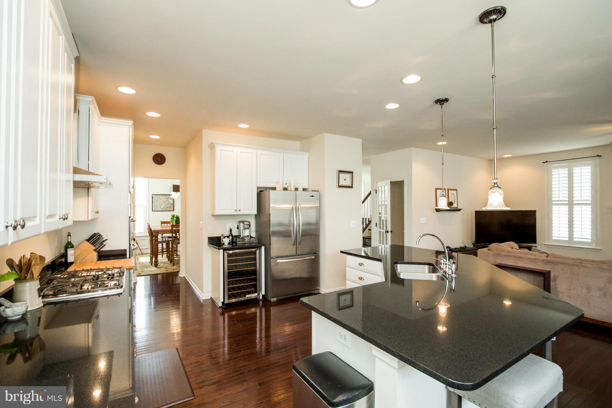 DOMINION VALLEY COUNTRY CLUB - Residential Lease