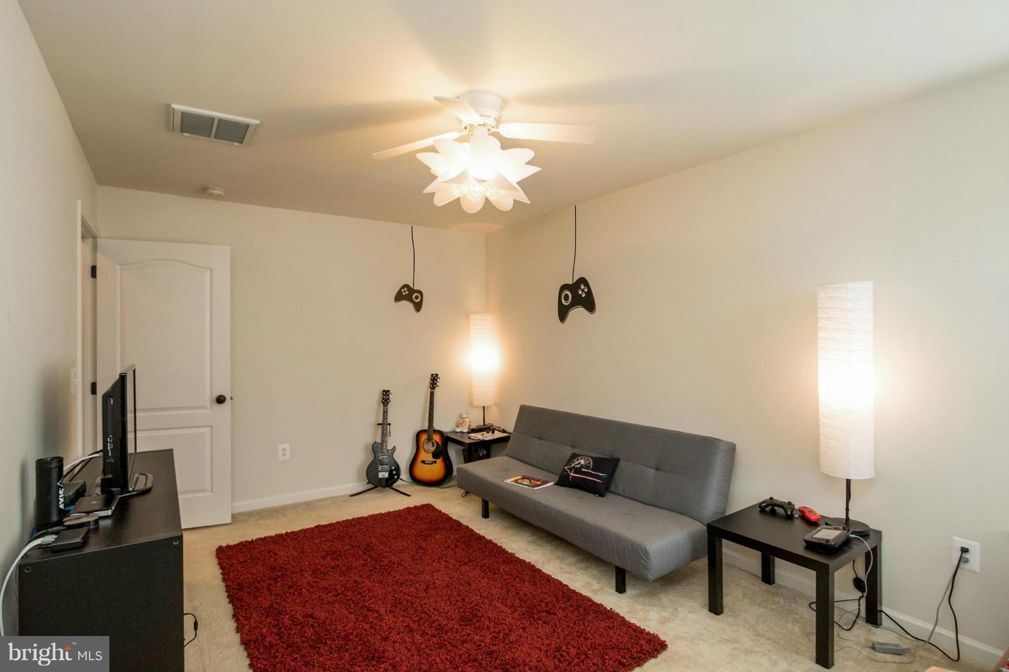 DOMINION VALLEY COUNTRY CLUB - Residential Lease