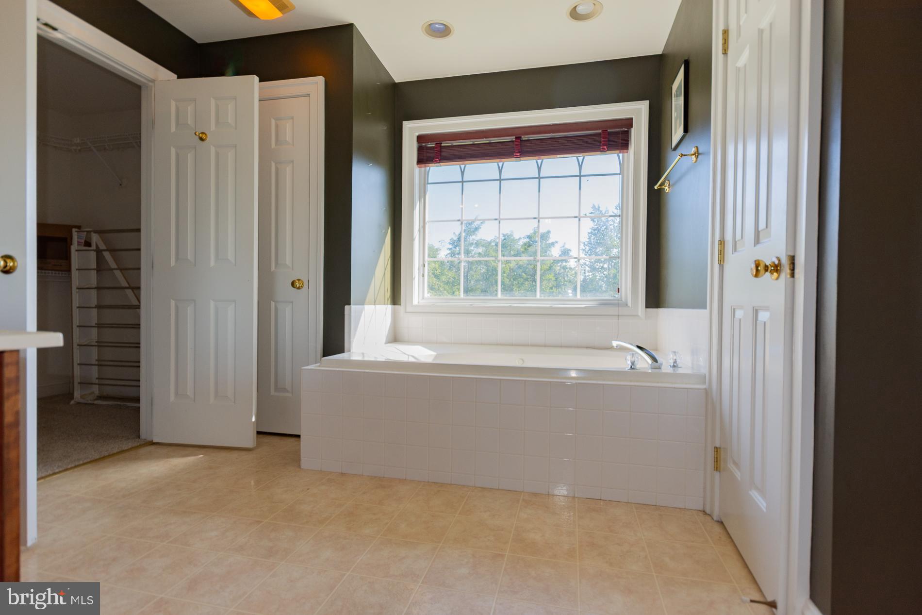 B-VILLE - Residential