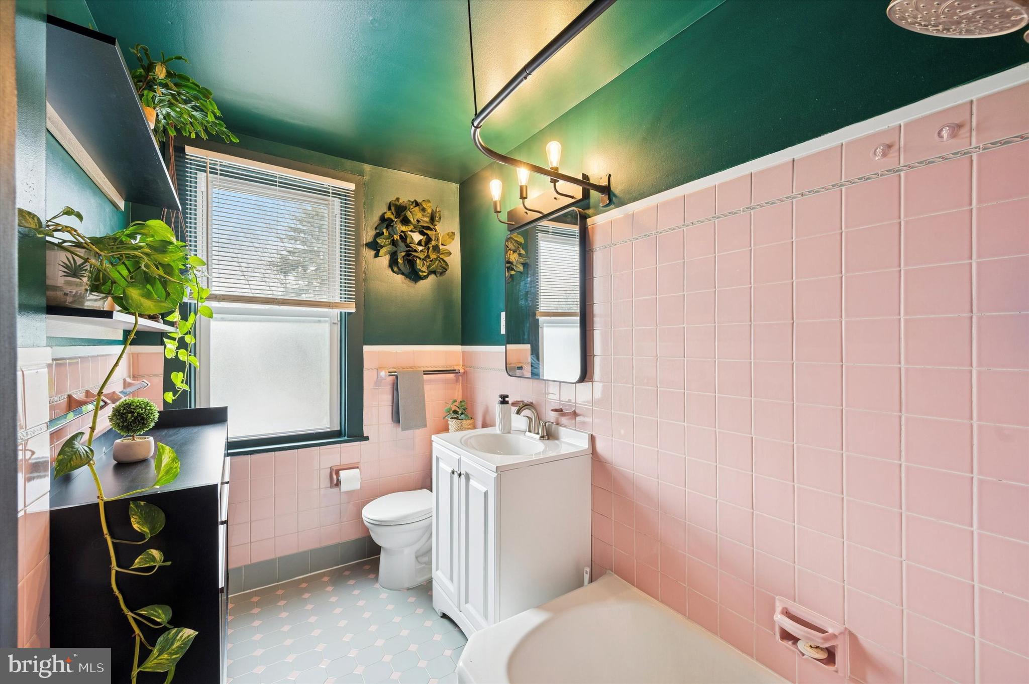 CHELTENHAM VIL - Residential