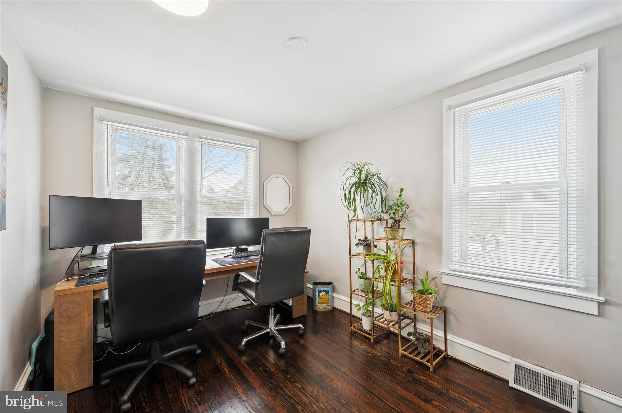 CHELTENHAM VIL - Residential