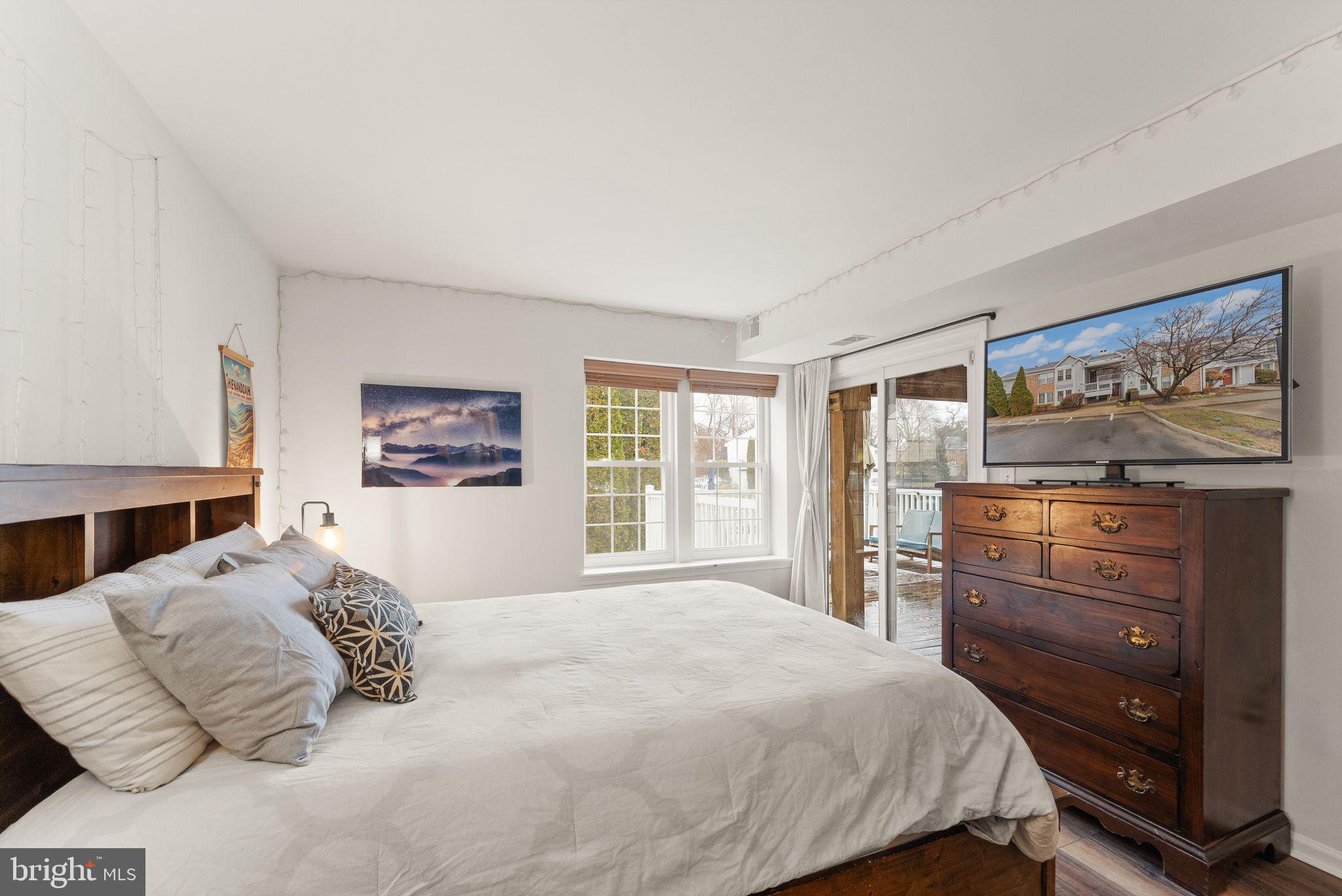 WATERS EDGE - Residential