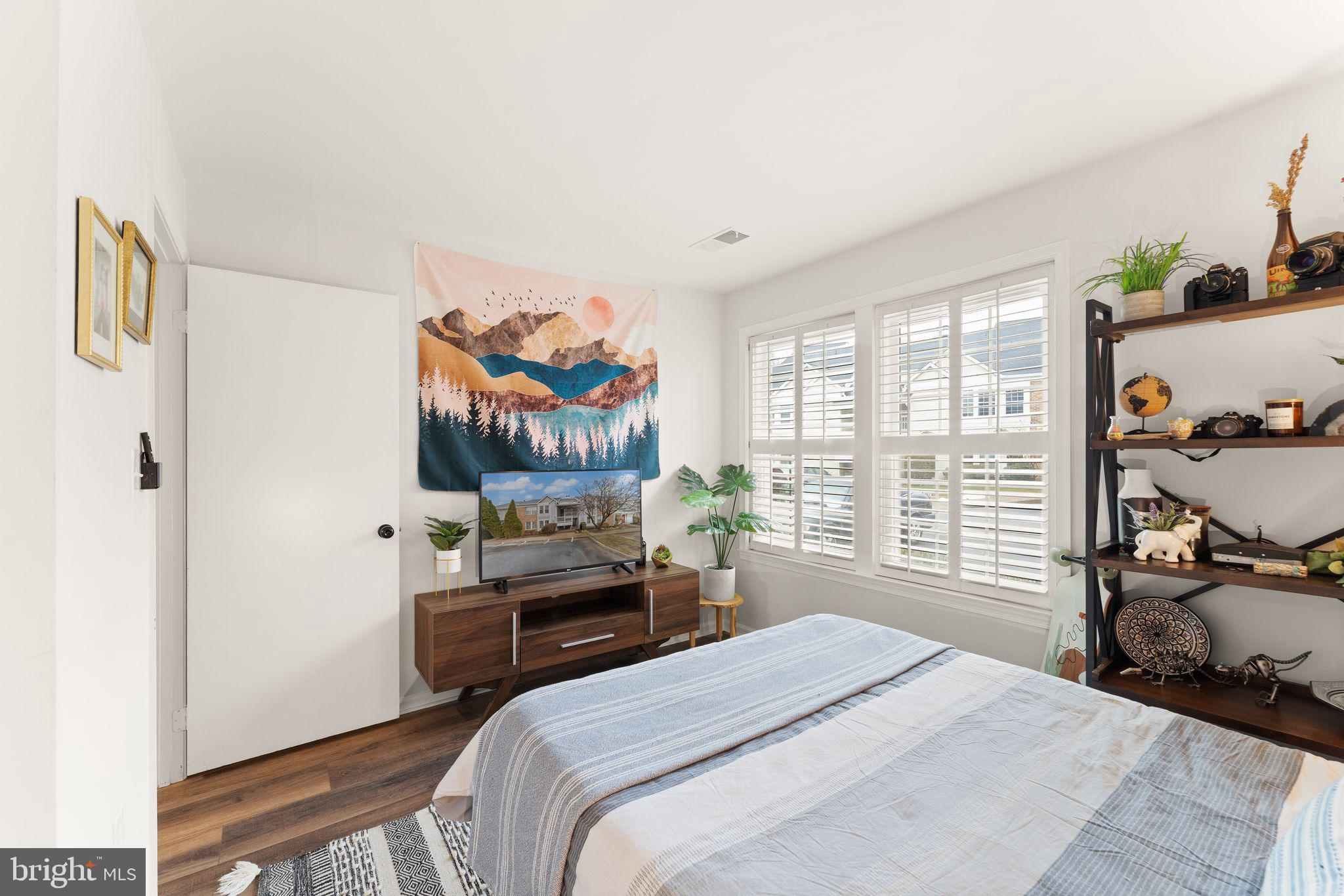 WATERS EDGE - Residential