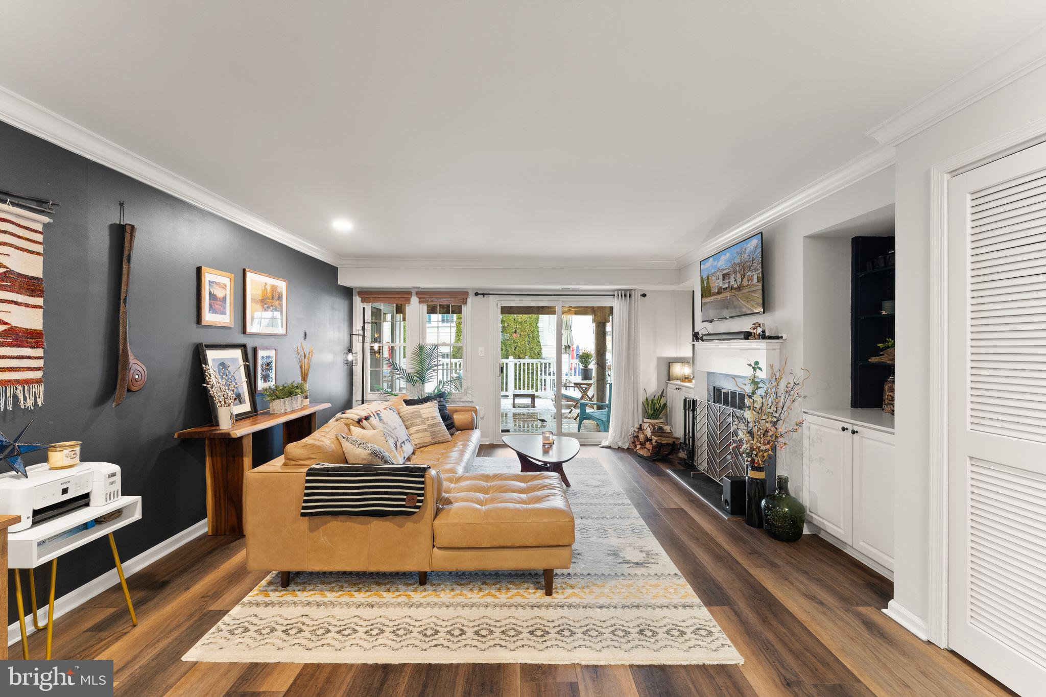 WATERS EDGE - Residential