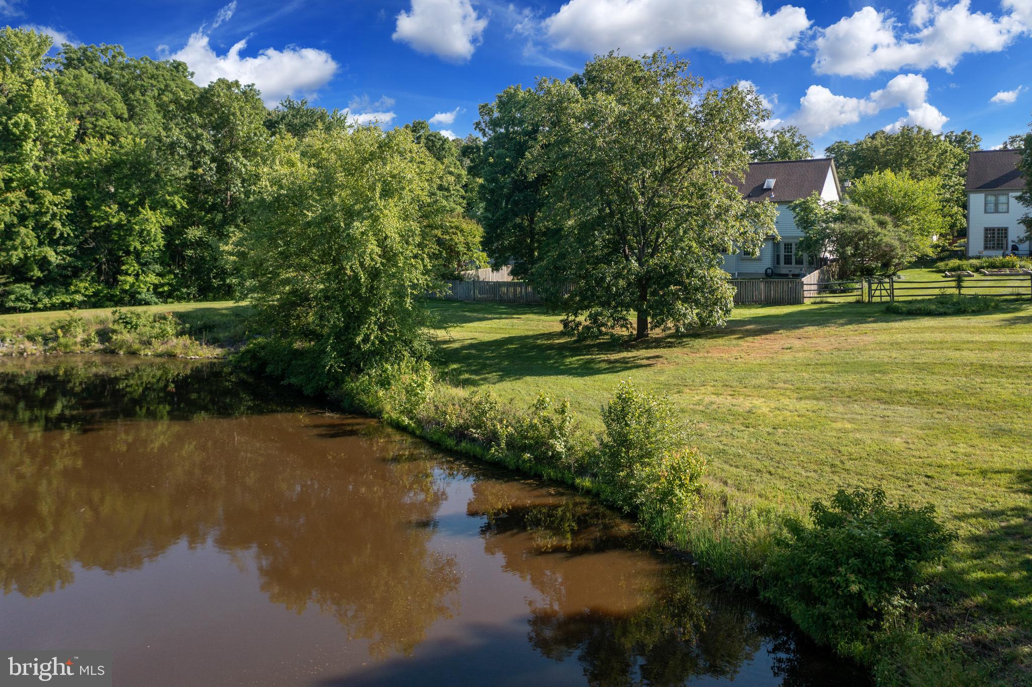 CROSSPOINTE - Residential