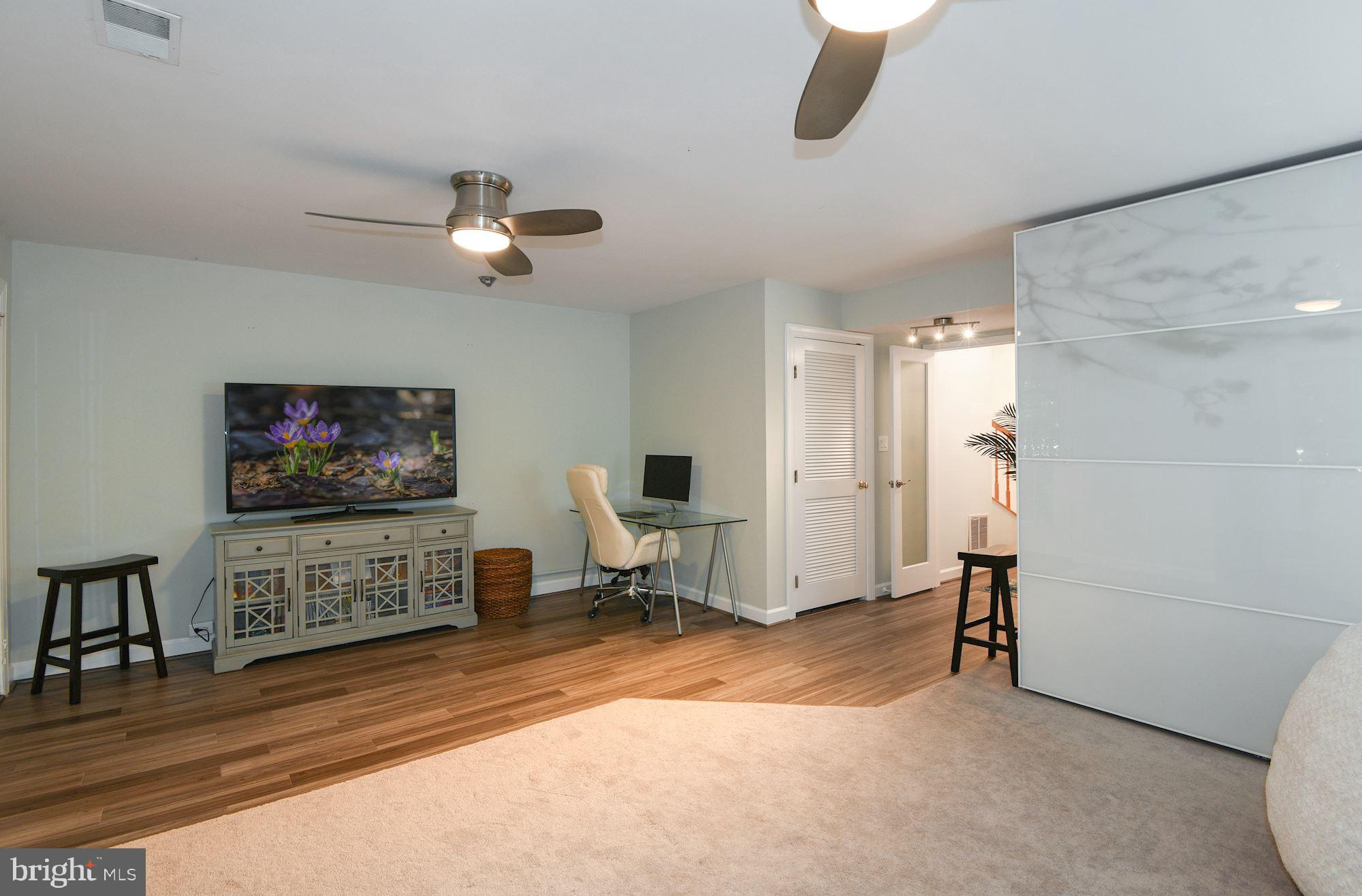 SOUTH RIVER COLONY - Residential