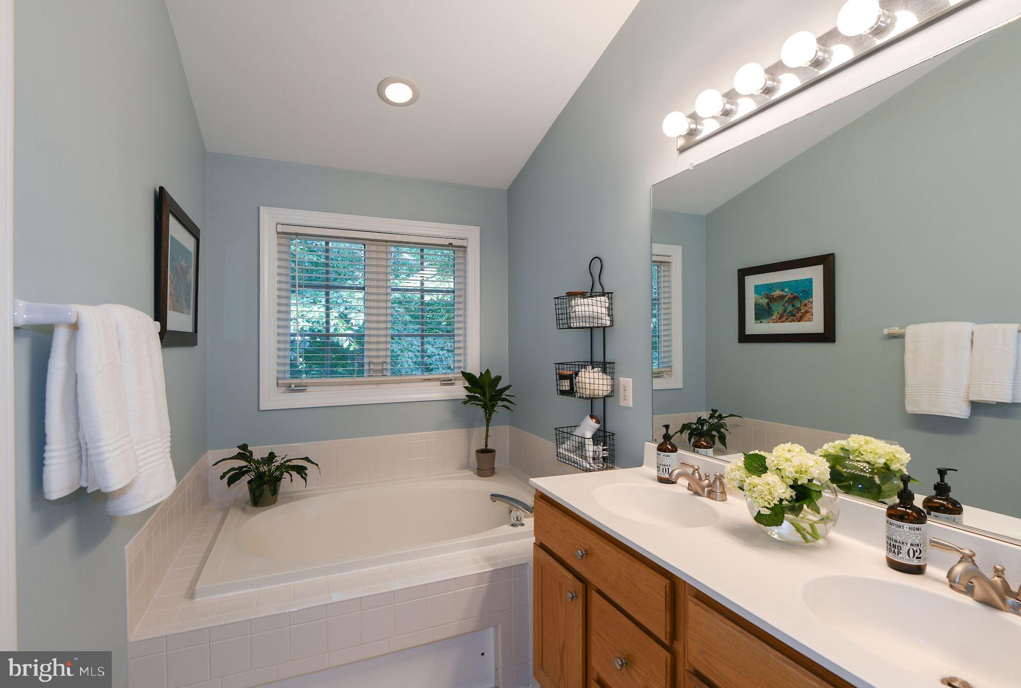 SOUTH RIVER COLONY - Residential