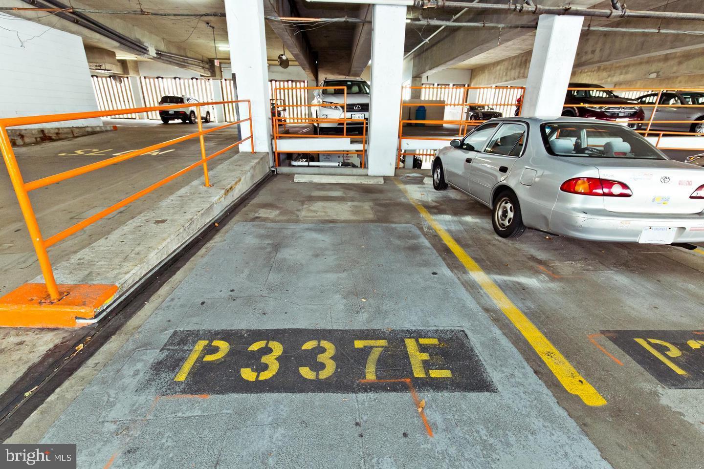 SKYLINE HOUSE - Residential