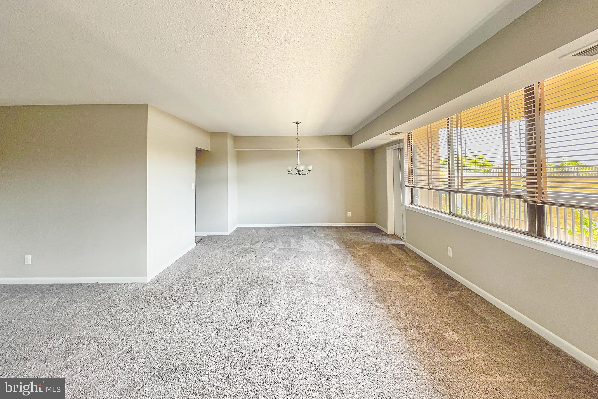 SKYLINE HOUSE - Residential