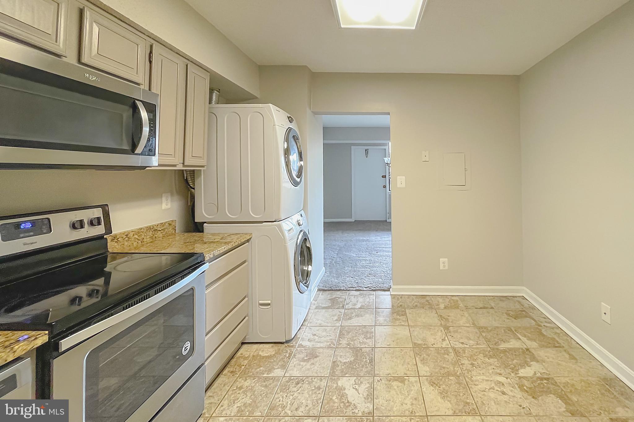 SKYLINE HOUSE - Residential