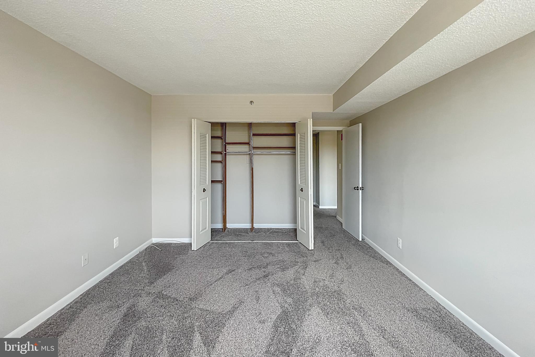 SKYLINE HOUSE - Residential