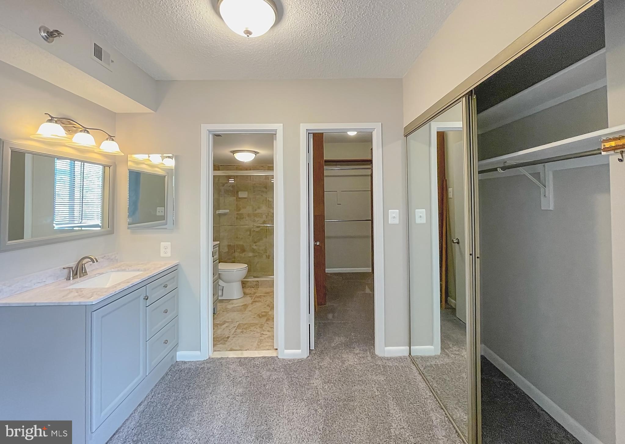 SKYLINE HOUSE - Residential