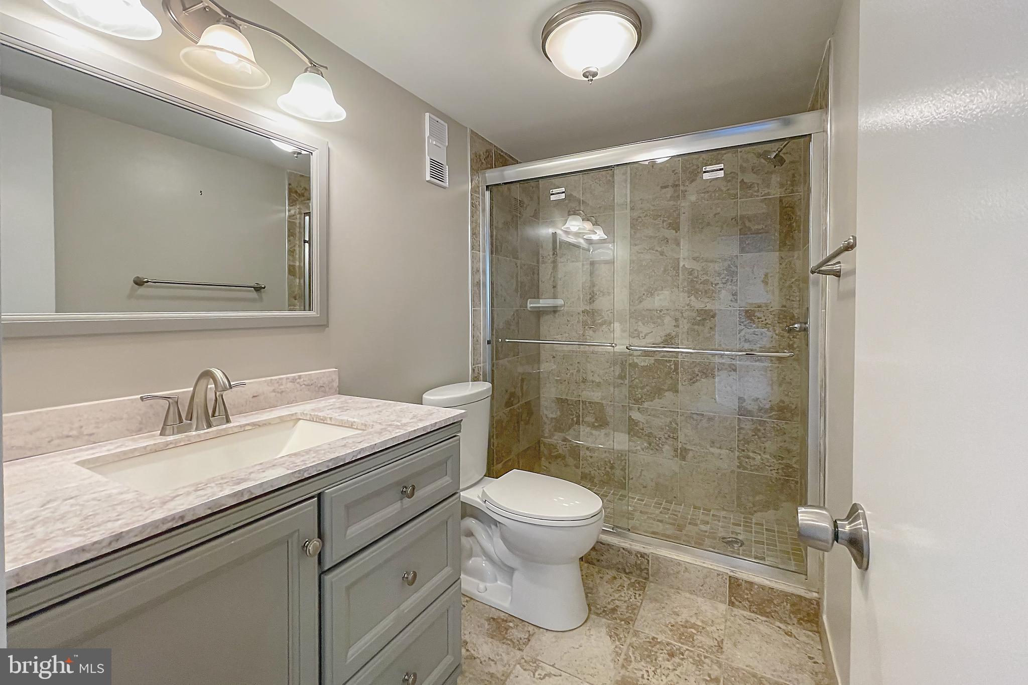 SKYLINE HOUSE - Residential