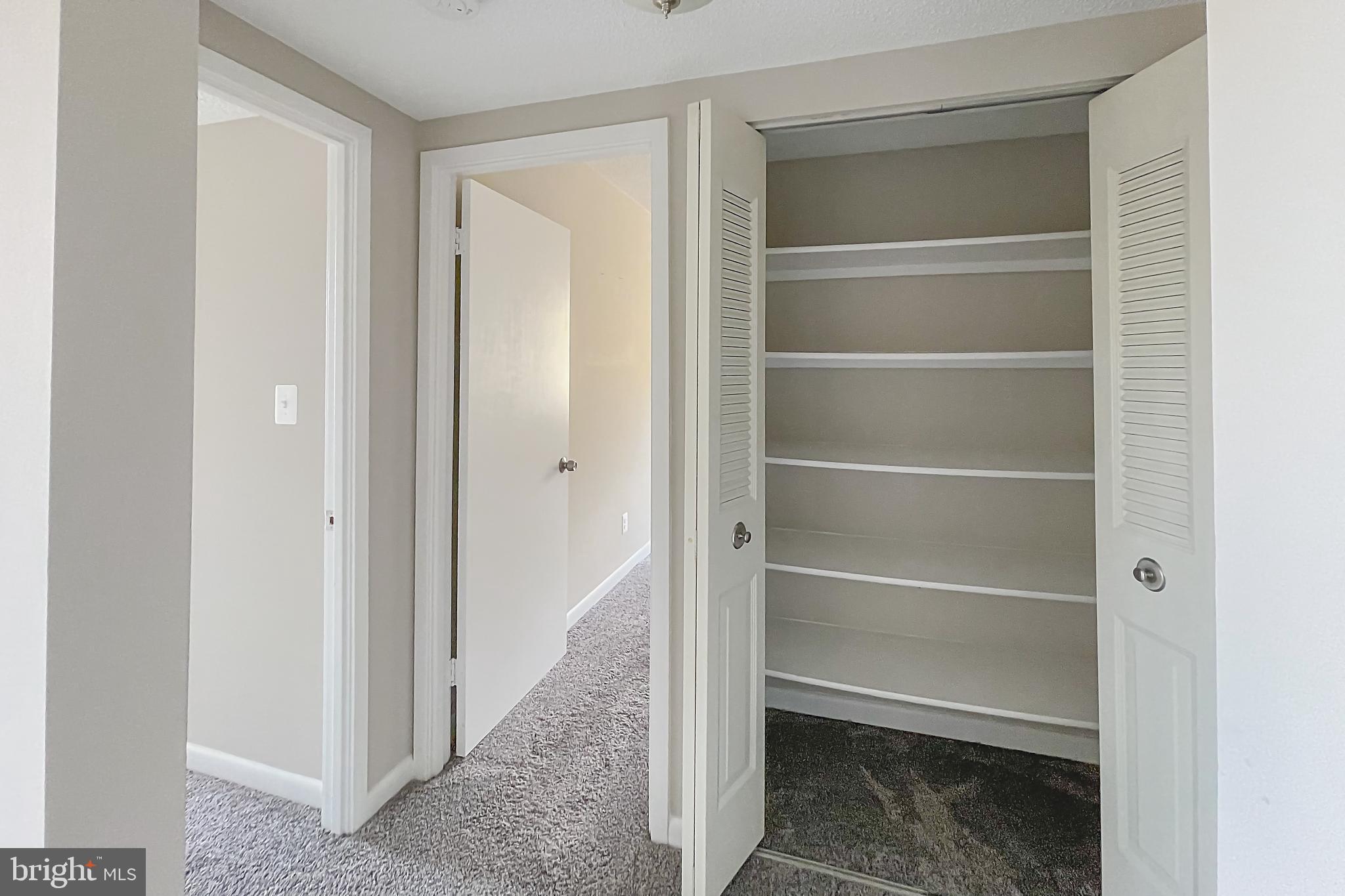 SKYLINE HOUSE - Residential