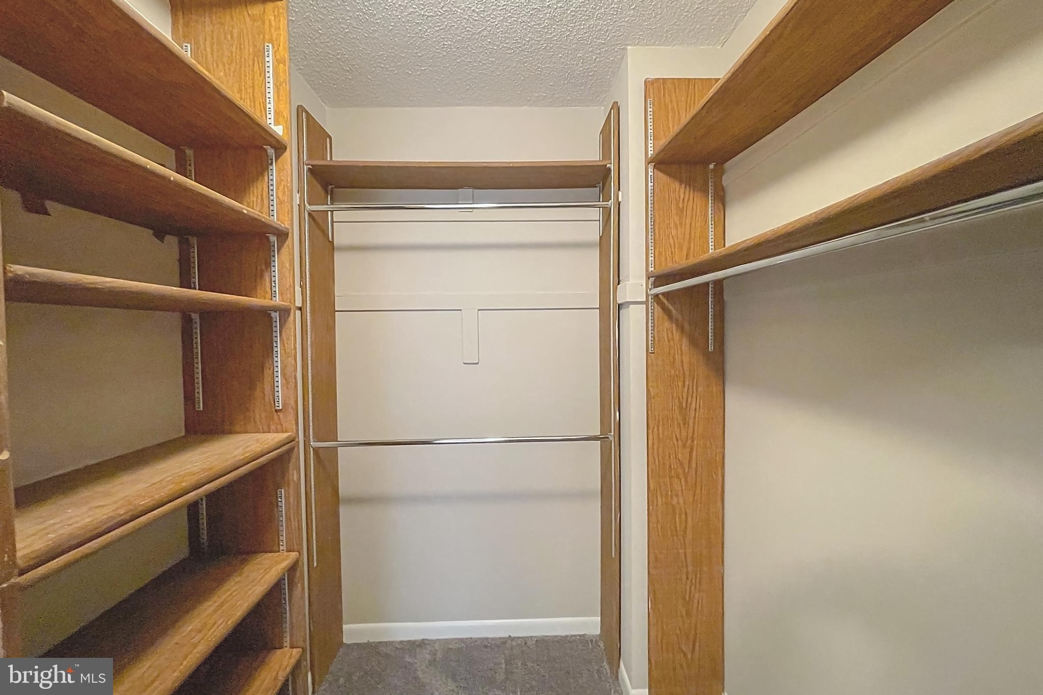 SKYLINE HOUSE - Residential