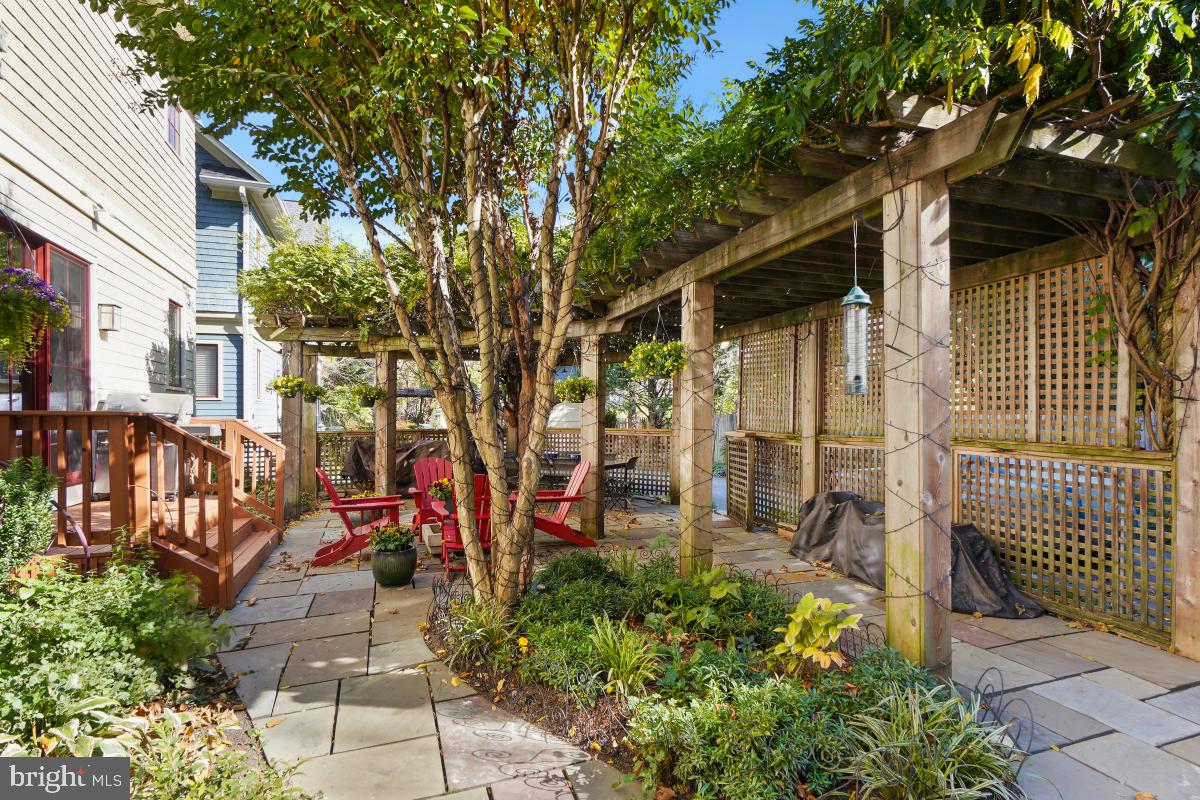 GLENBROOK VILLAGE - Residential