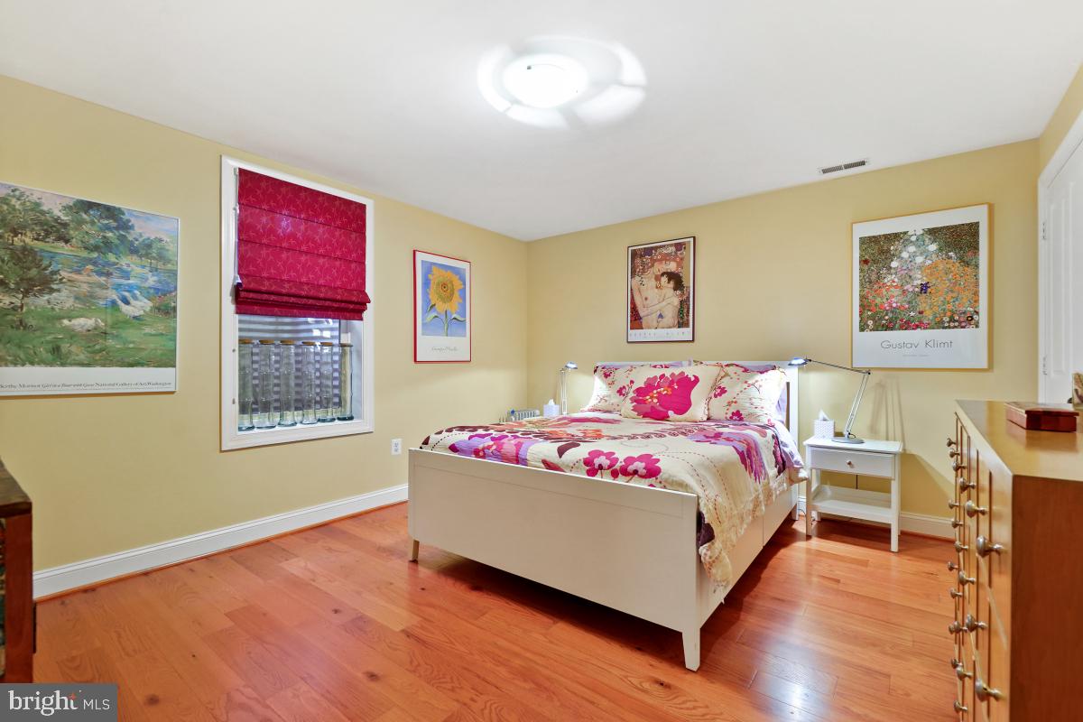 GLENBROOK VILLAGE - Residential