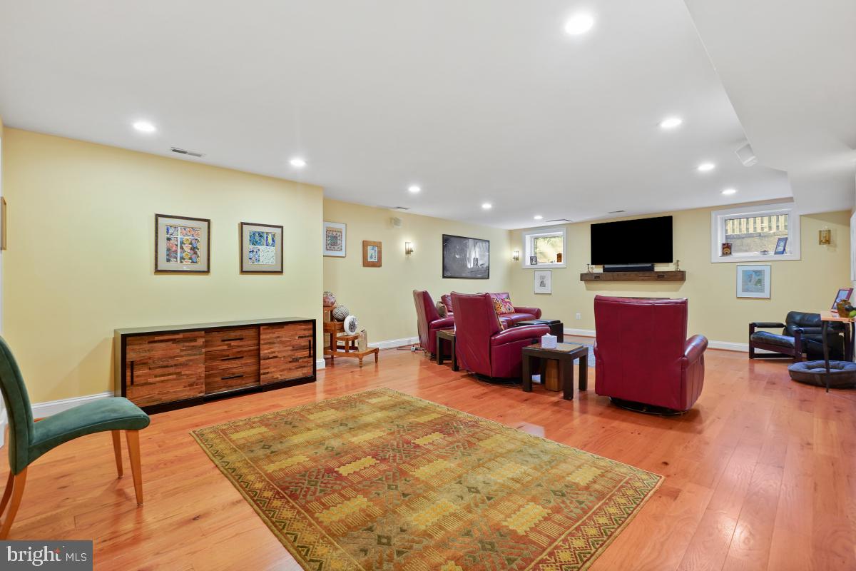 GLENBROOK VILLAGE - Residential