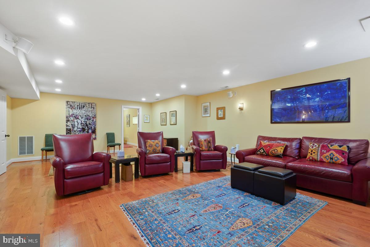 GLENBROOK VILLAGE - Residential