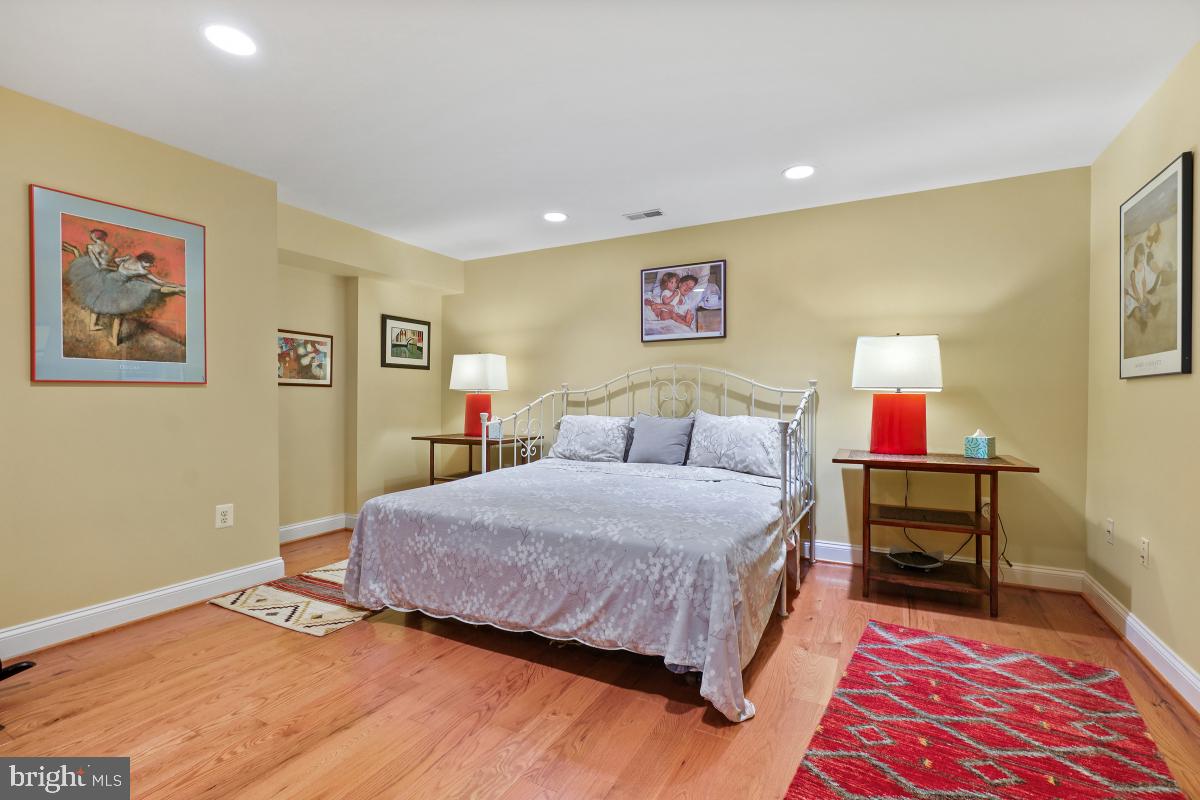 GLENBROOK VILLAGE - Residential