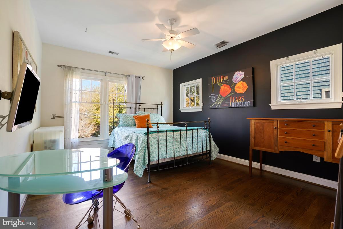 GLENBROOK VILLAGE - Residential