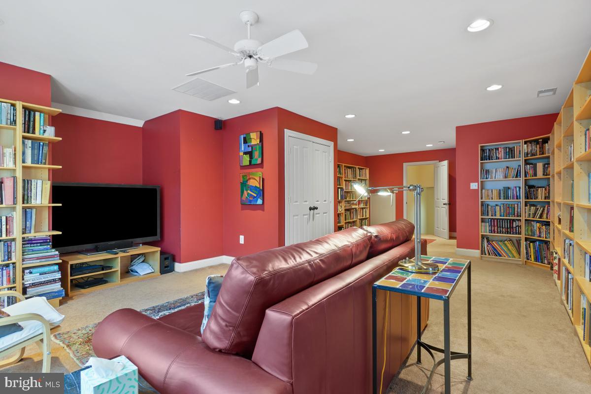 GLENBROOK VILLAGE - Residential