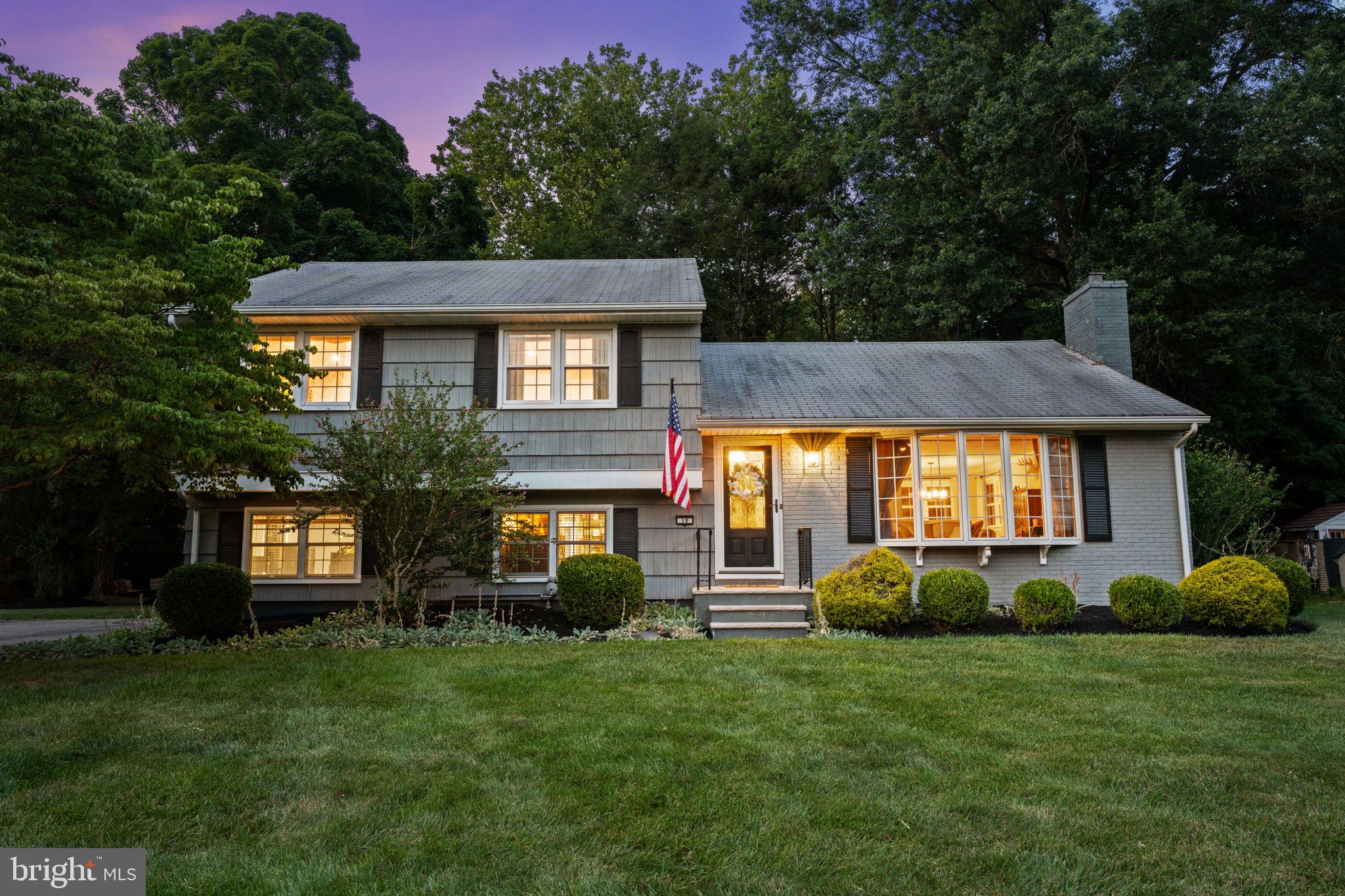 10 BOXWOOD COURT
