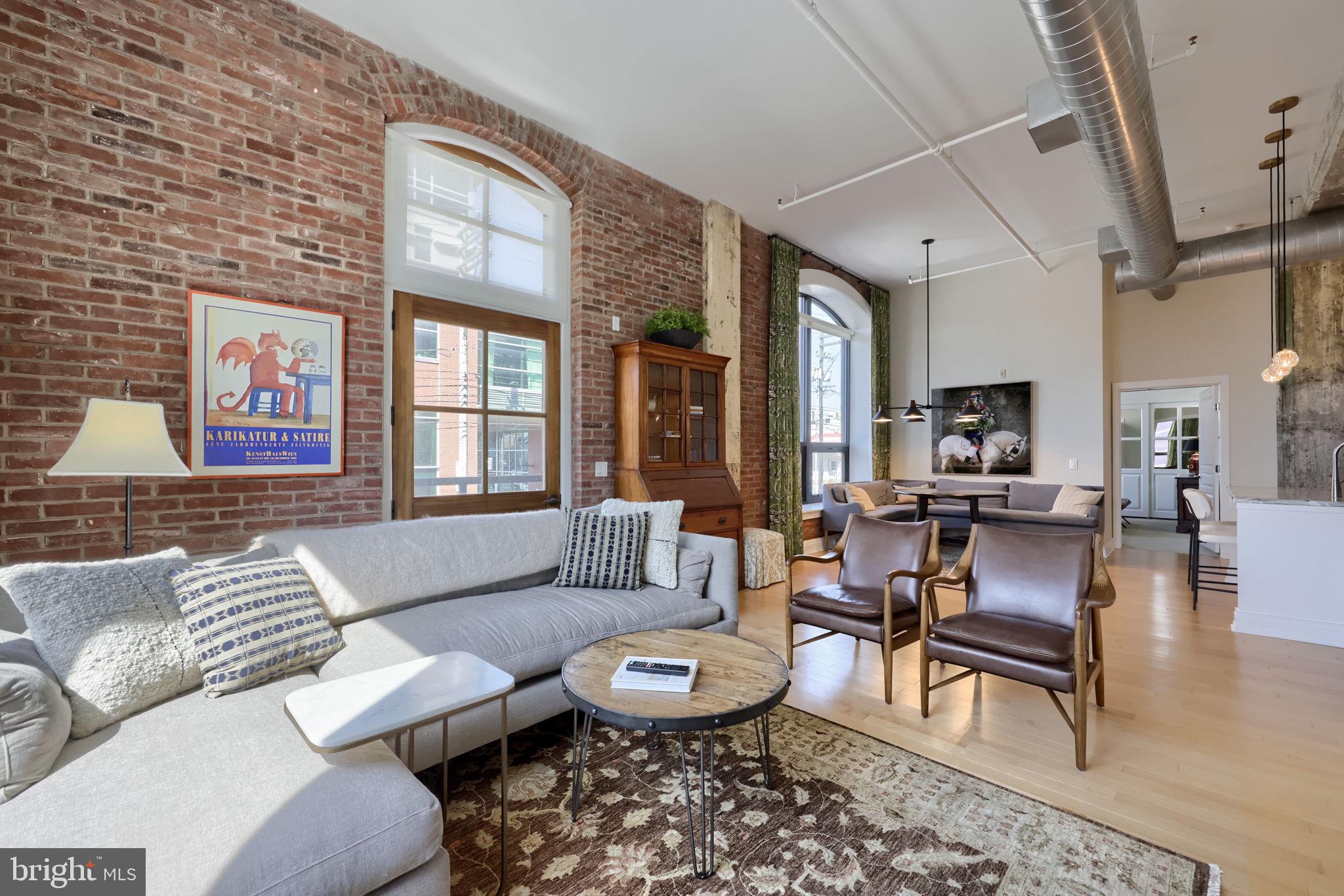 41 W LEMON STREET 210