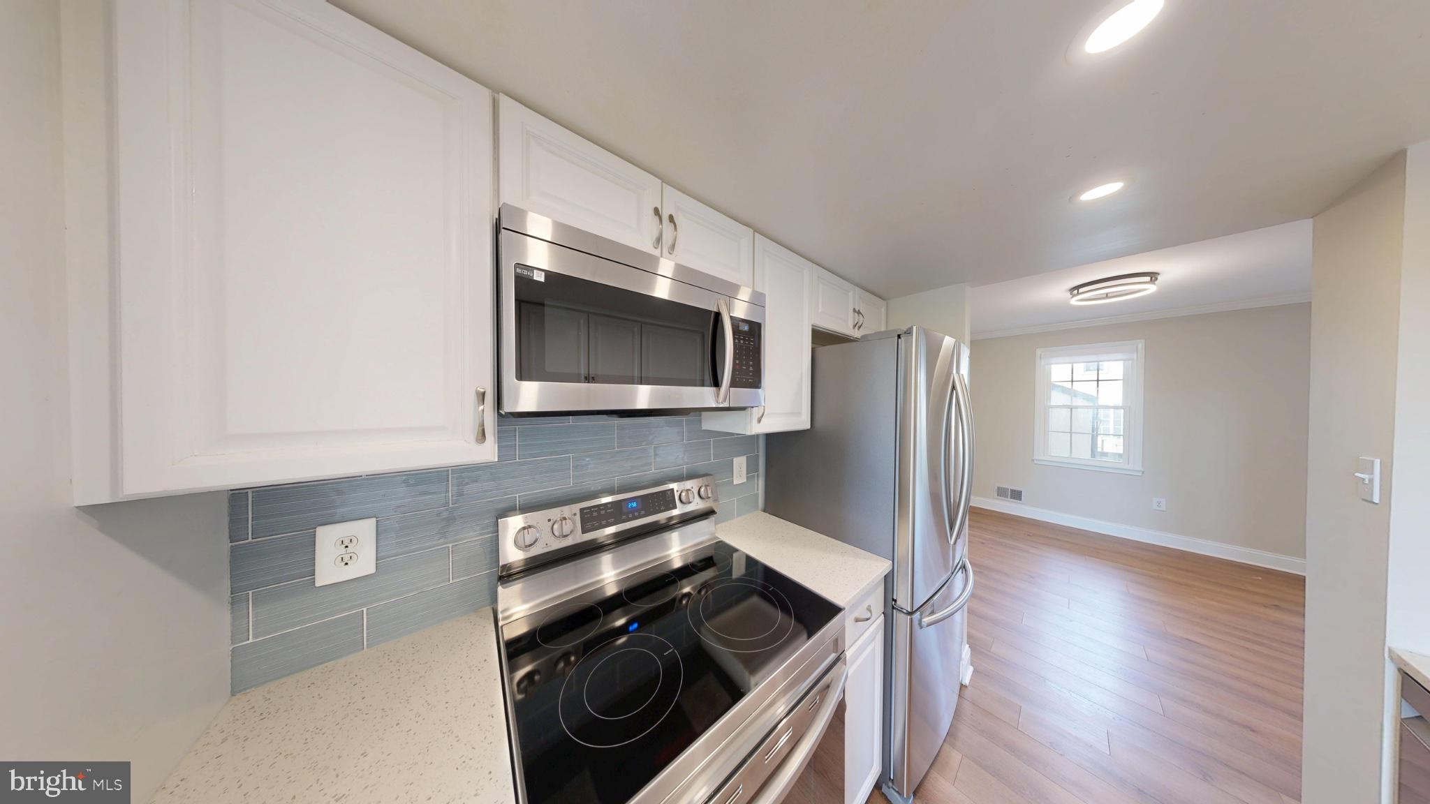8 BIG ACRE SQUARE 22-4