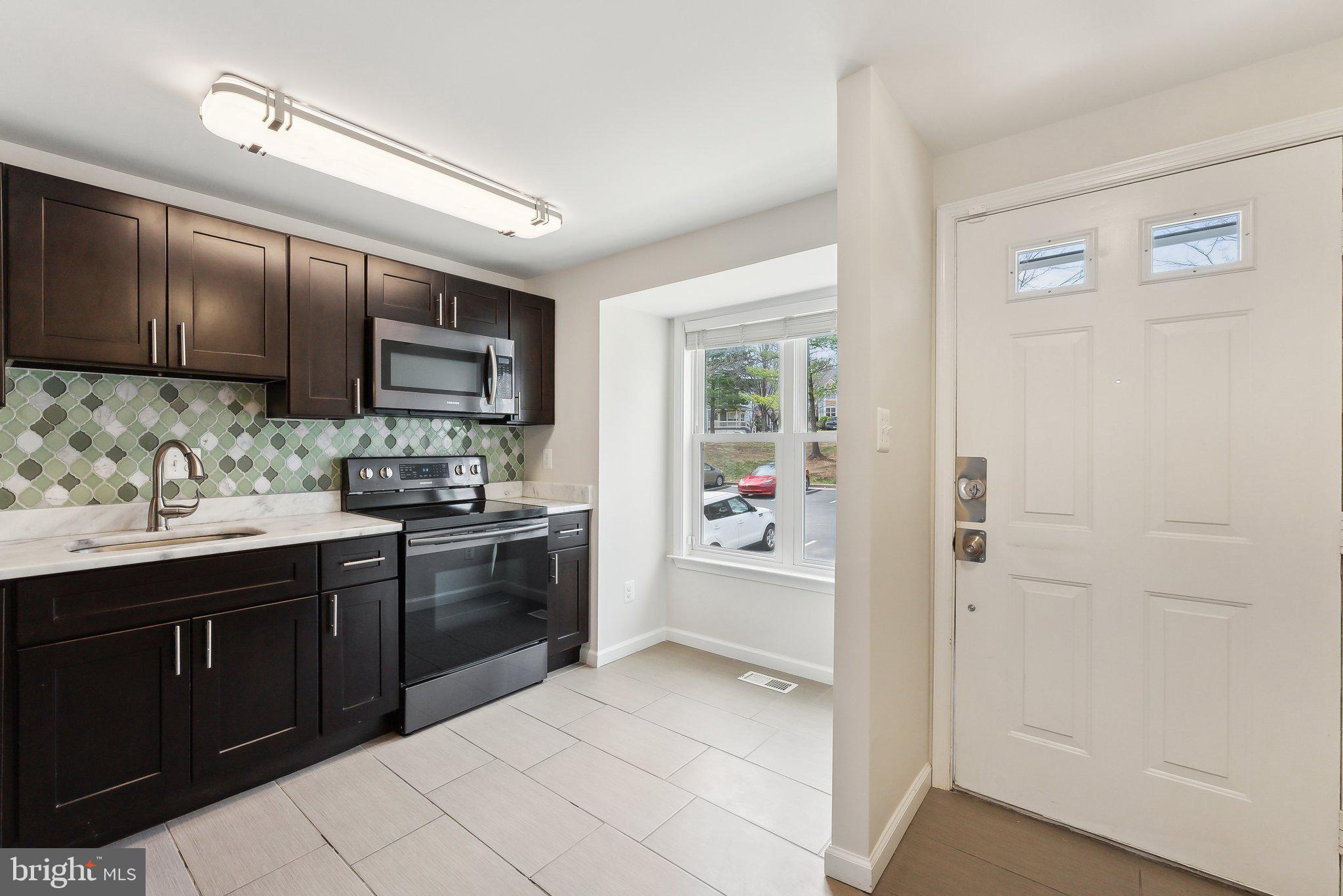 KINGSTOWNE - Residential Lease