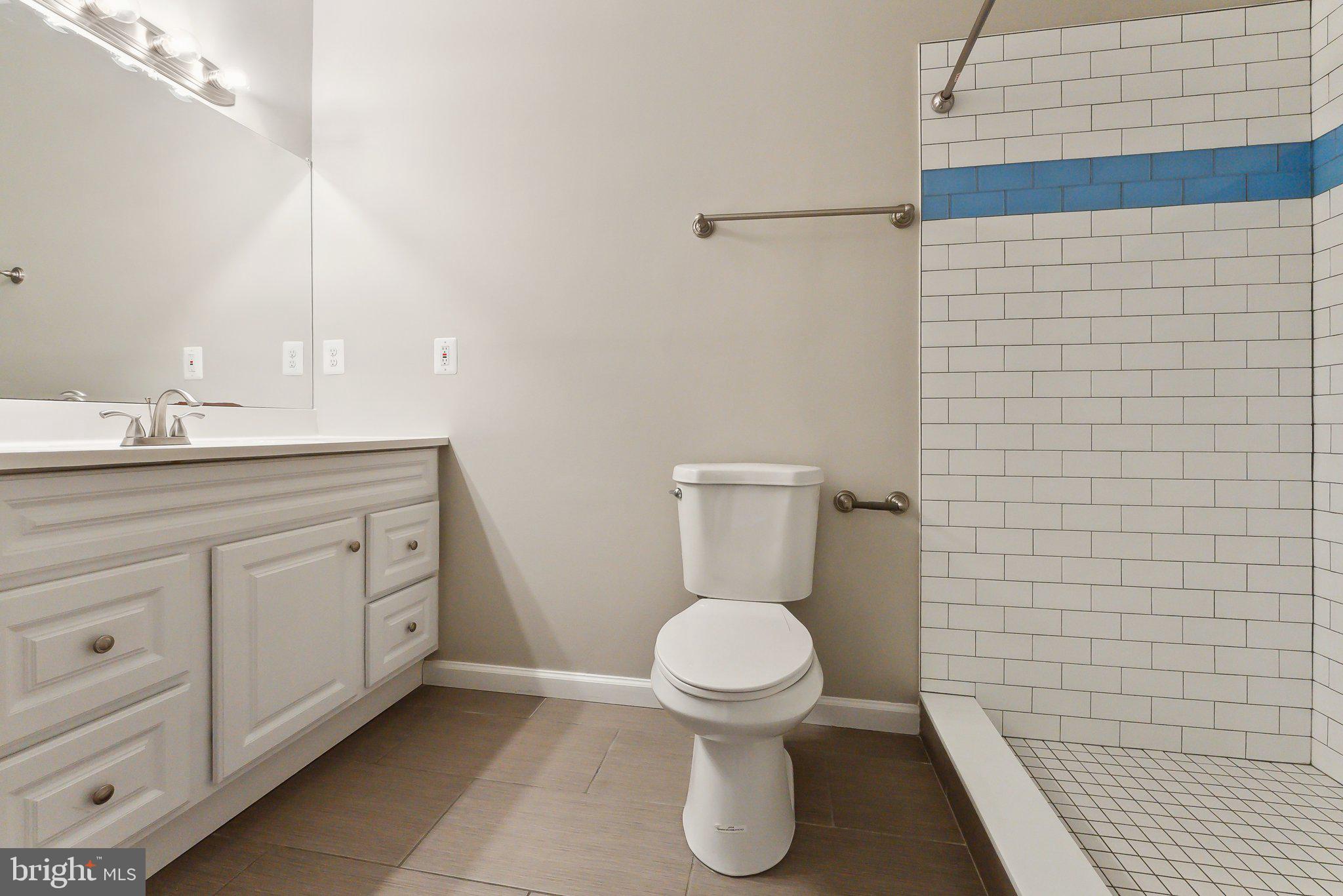 KINGSTOWNE - Residential Lease