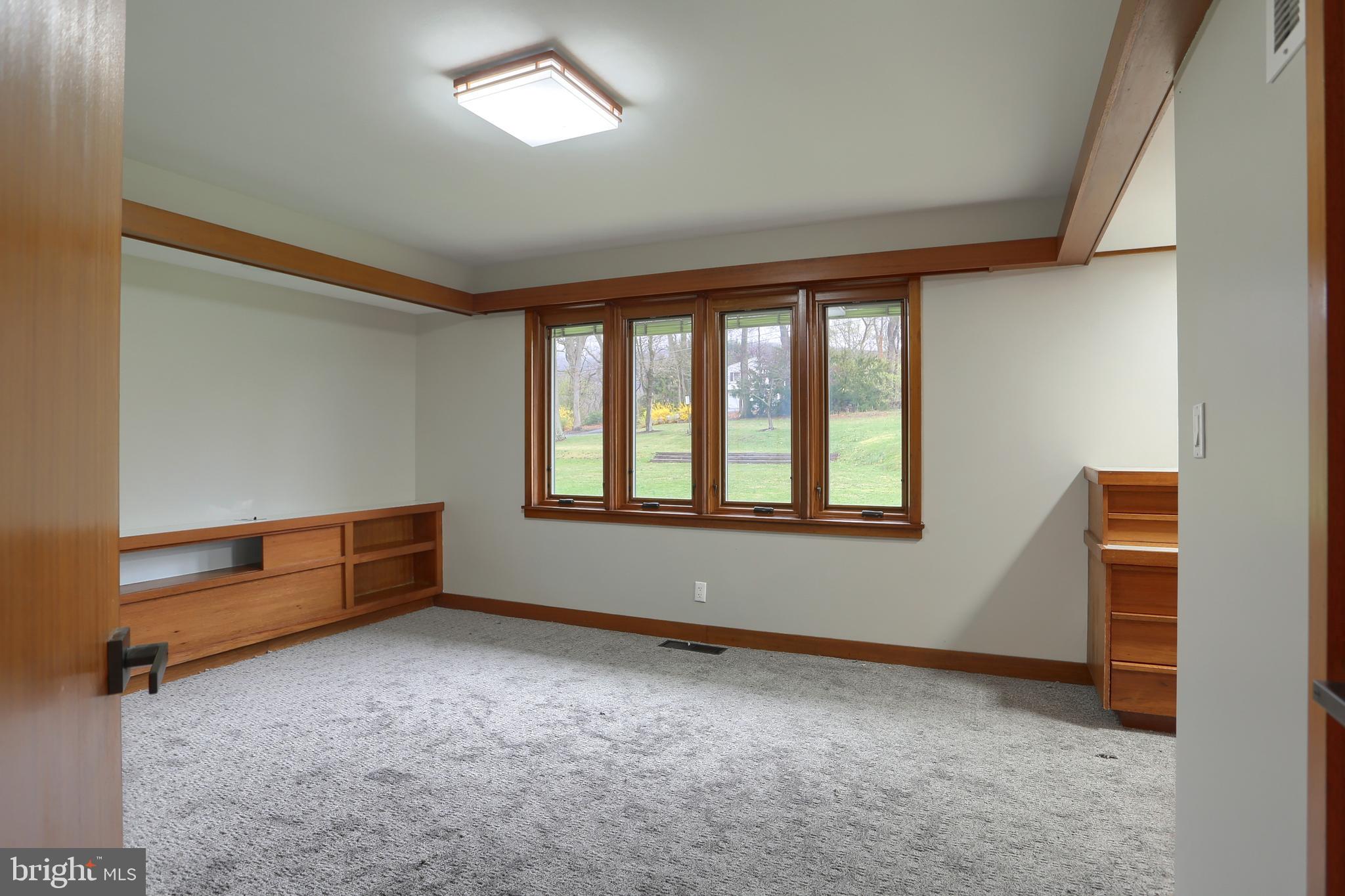 SOUTH HILLS - Residential