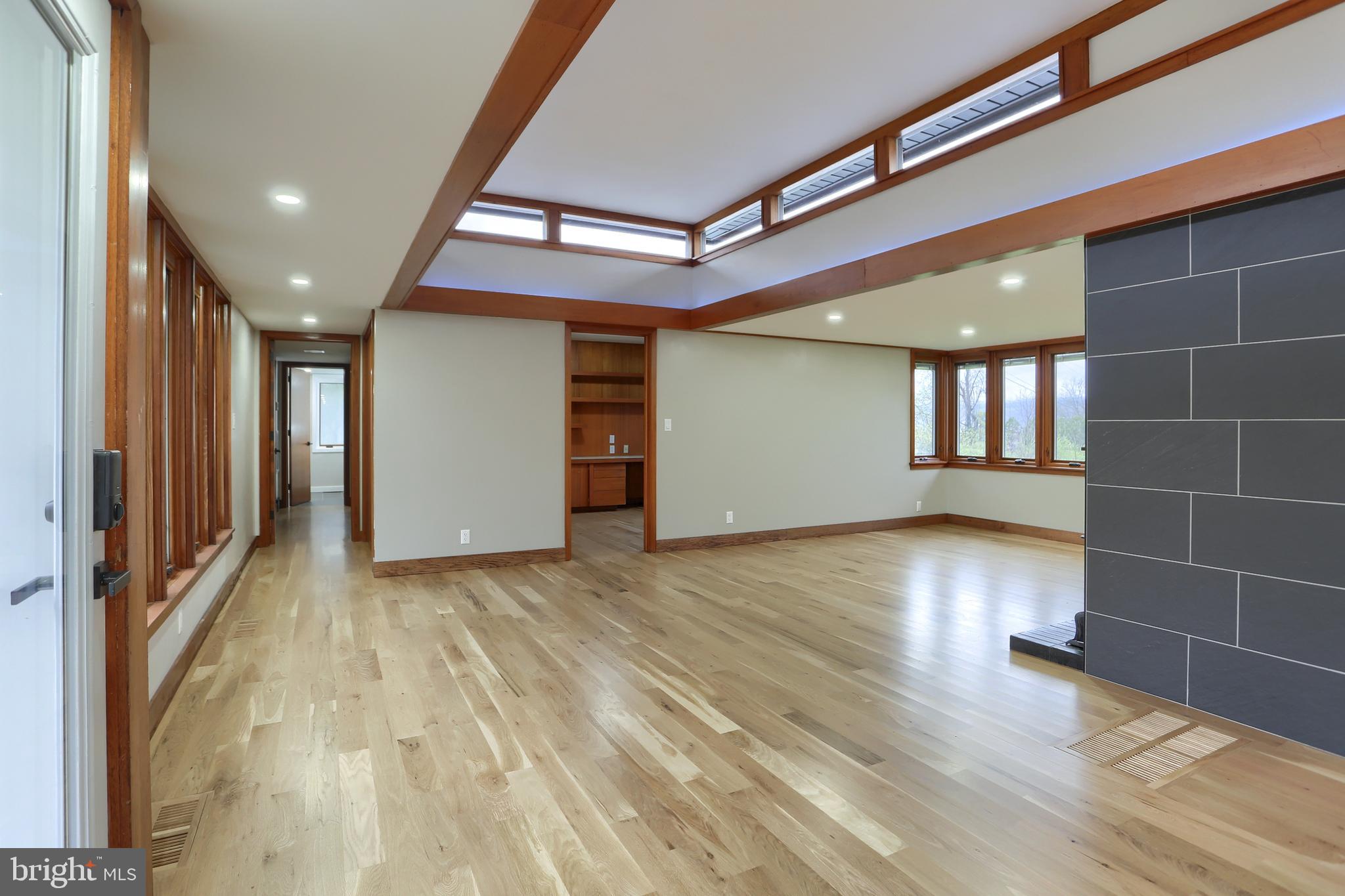 SOUTH HILLS - Residential