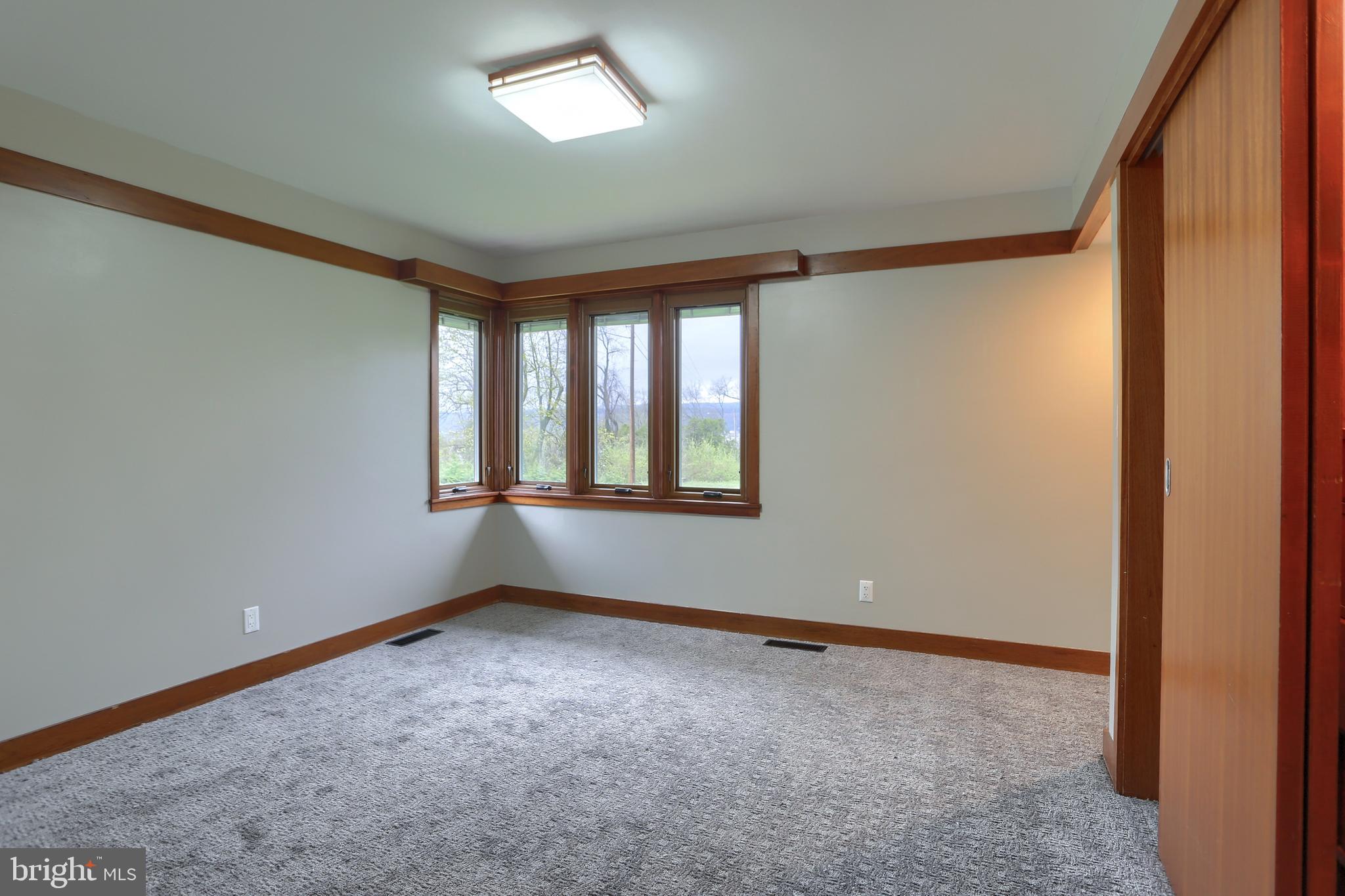 SOUTH HILLS - Residential