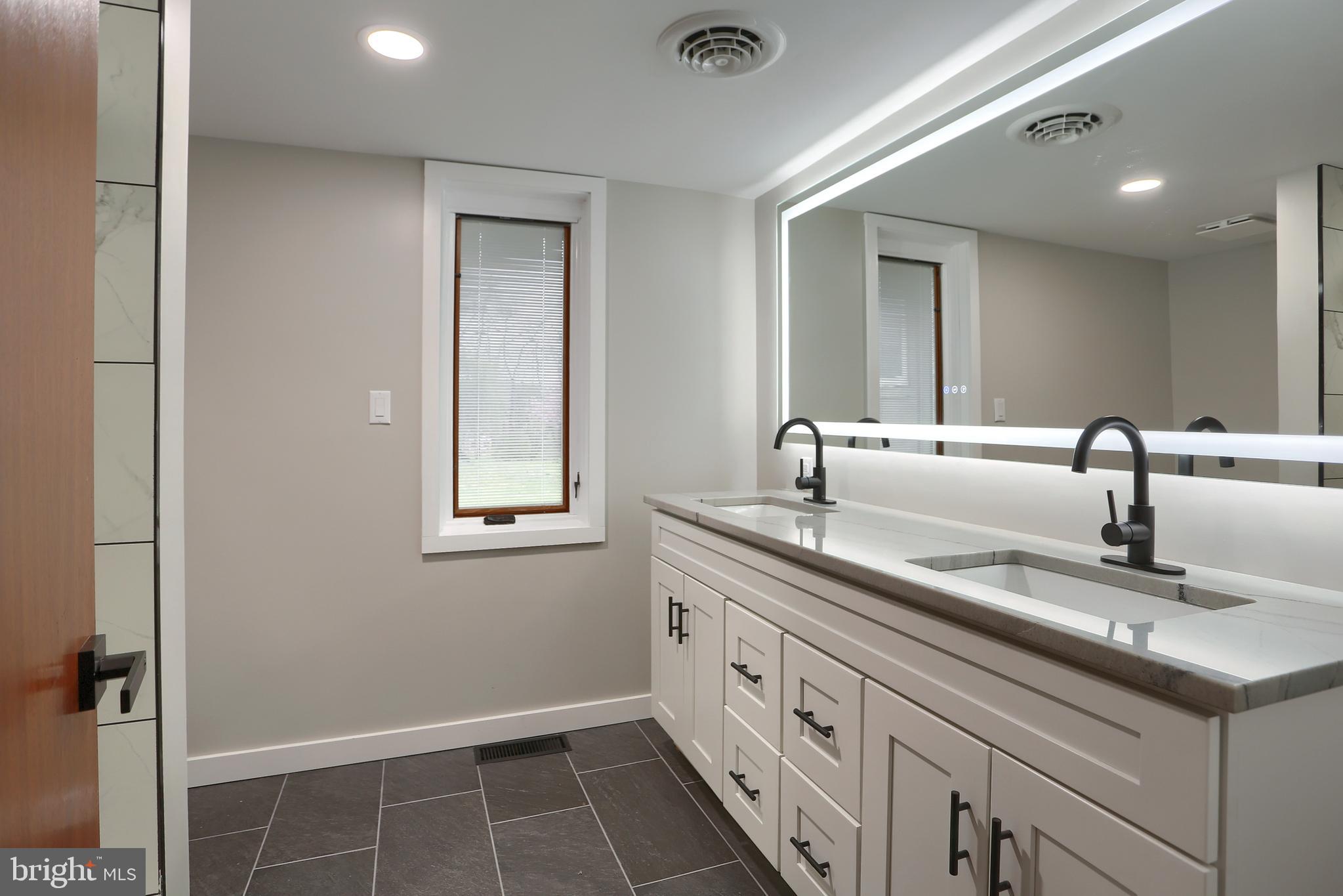 SOUTH HILLS - Residential